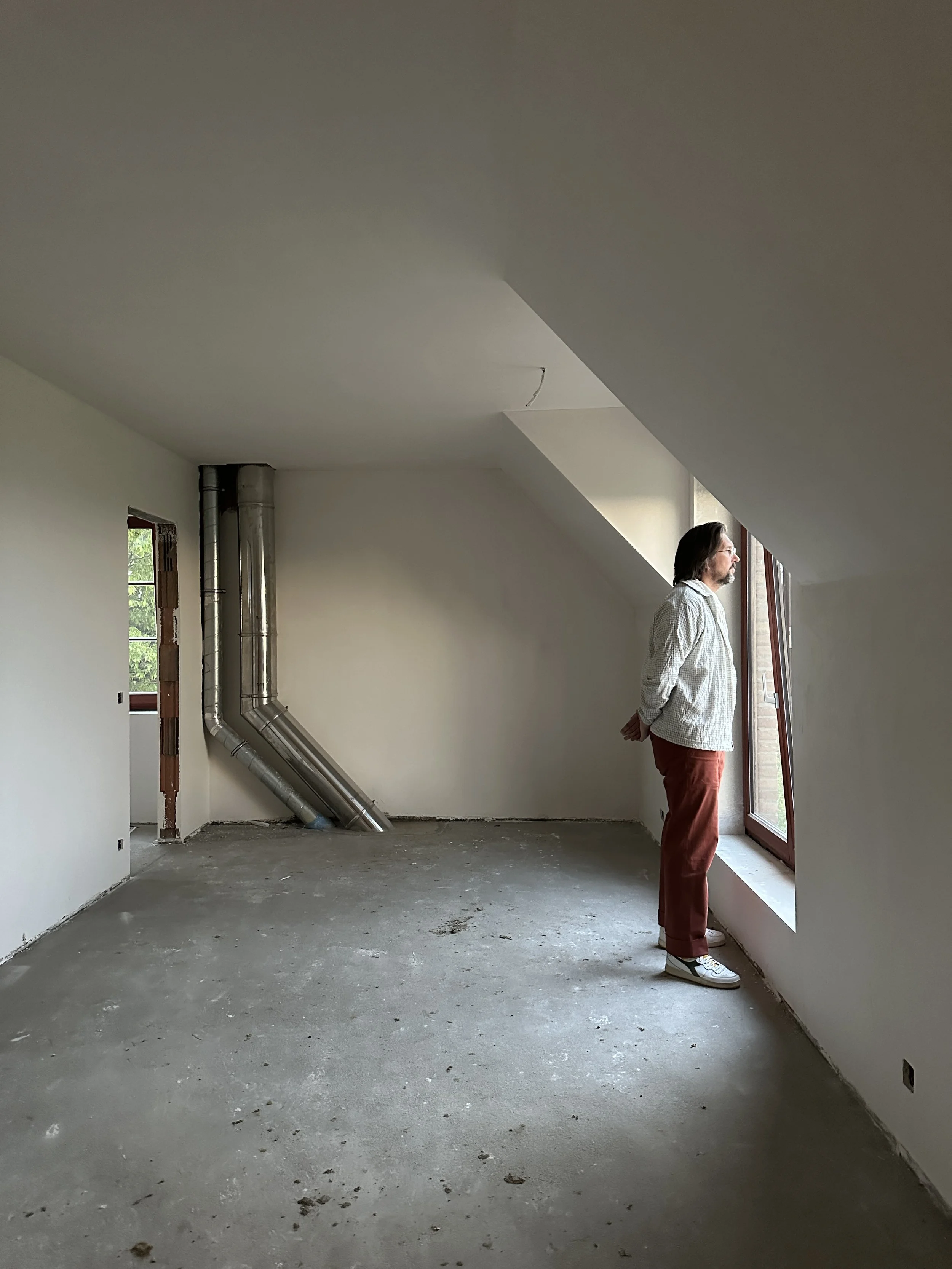 Interieurarchitect Alexander Hugelier in gerealiseerd project met focus op structuur, materiaal en afwerking