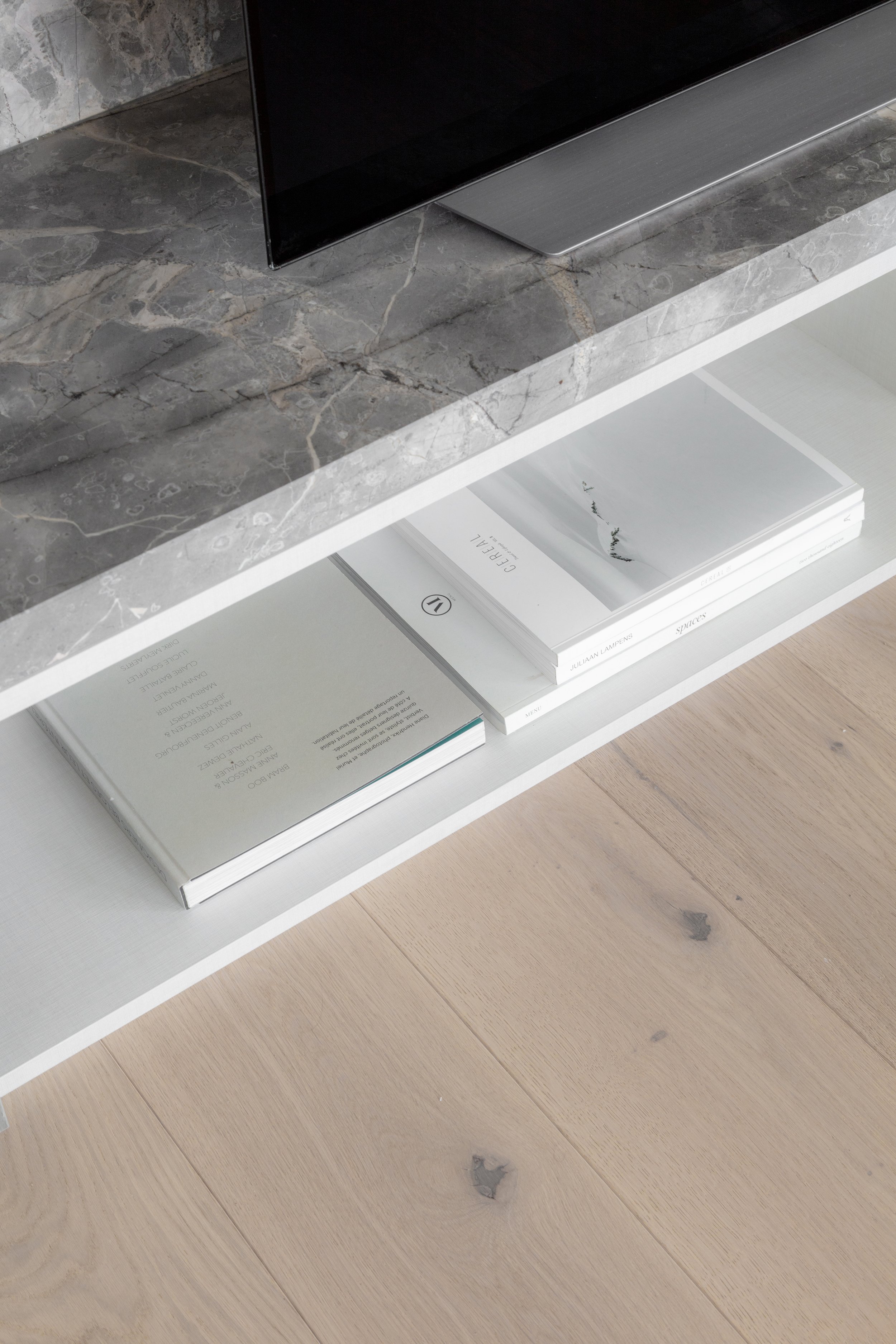Maatwerk interieurdetail met duurzame materialen en rustige afwerking