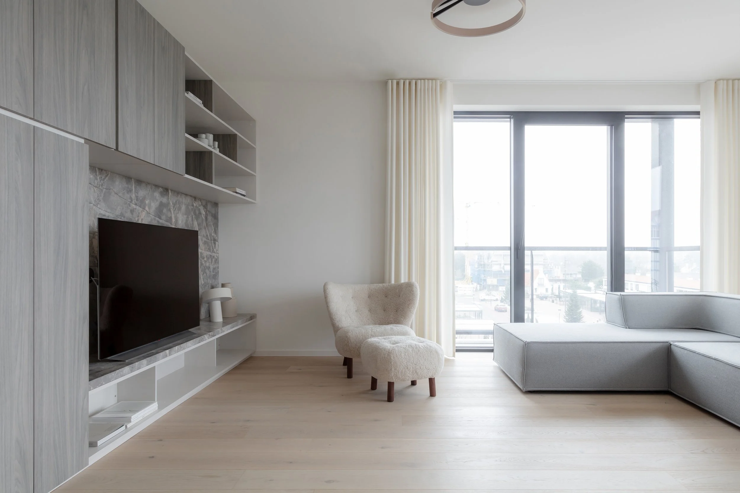 Interieur appartement in Cadzand ingericht voor vakantieverhuur met focus op comfort en efficiënte indeling