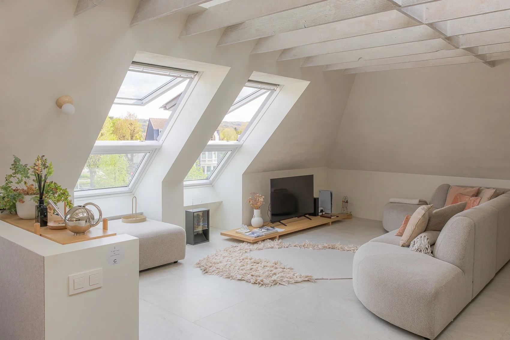 Open leefruimte met doordacht renovatieconcept en indeling op maat, afgestemd op comfort en gebruik