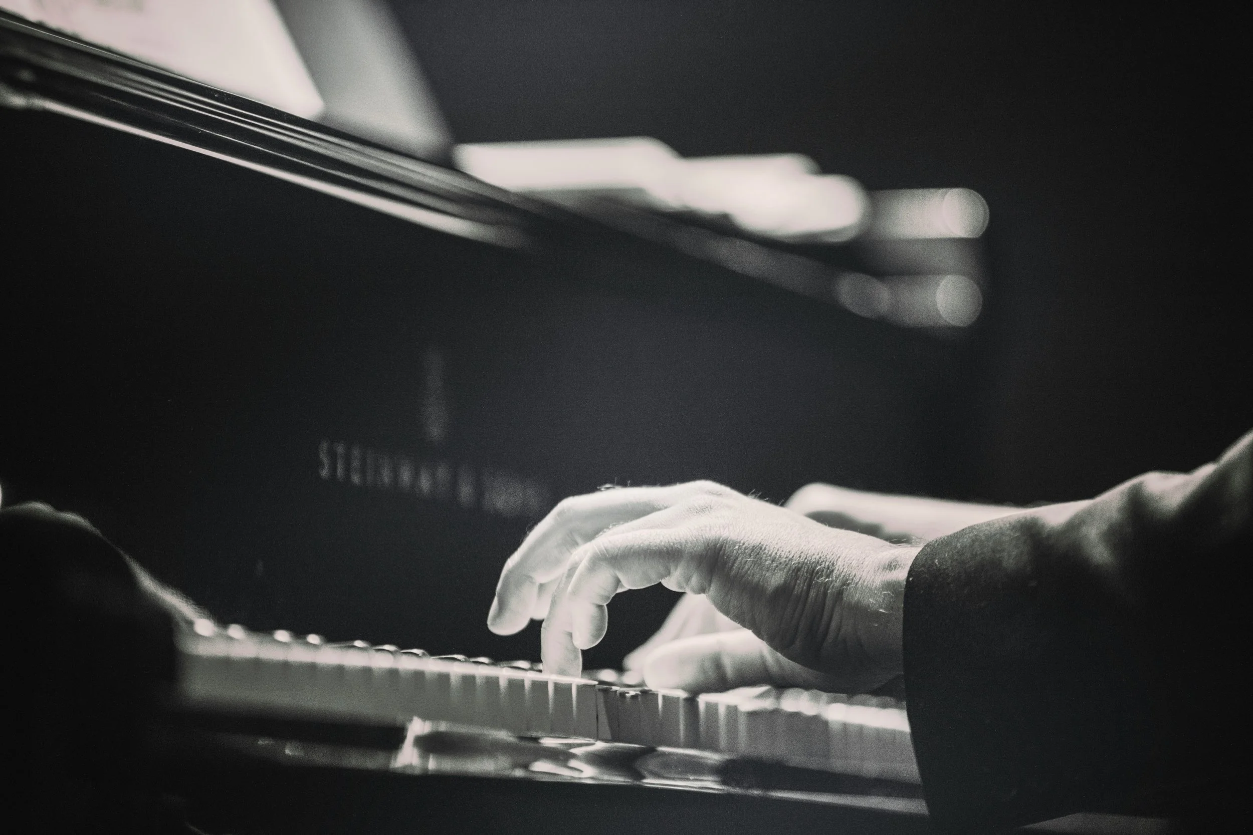 Dueling Pianos Take Over Prescott Nightlife