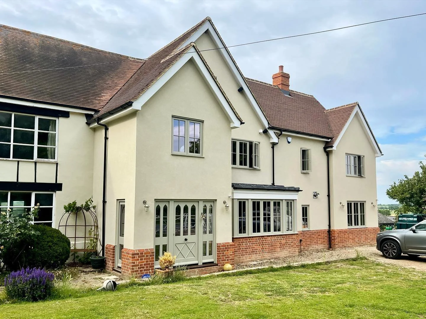 Back on site today to see how our extension to a Grade II listed former rectory is settling in. Currently awaiting the landscaping and west end repair works to begin.

#mdparchitects #architecture #listedbuilding #residentialarchitecture #conservatio