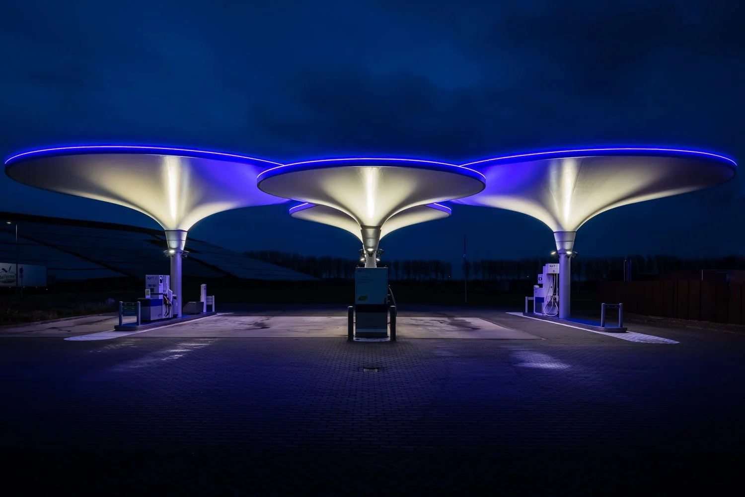 Alkmaar Nxt tankstation.jpg