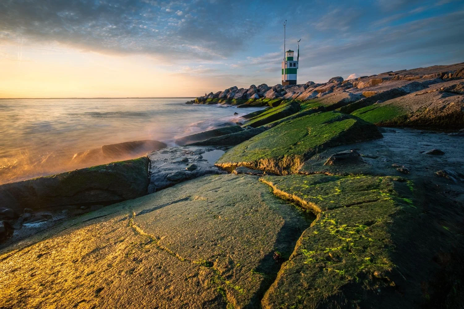 IJmuiden zuidpier.jpg