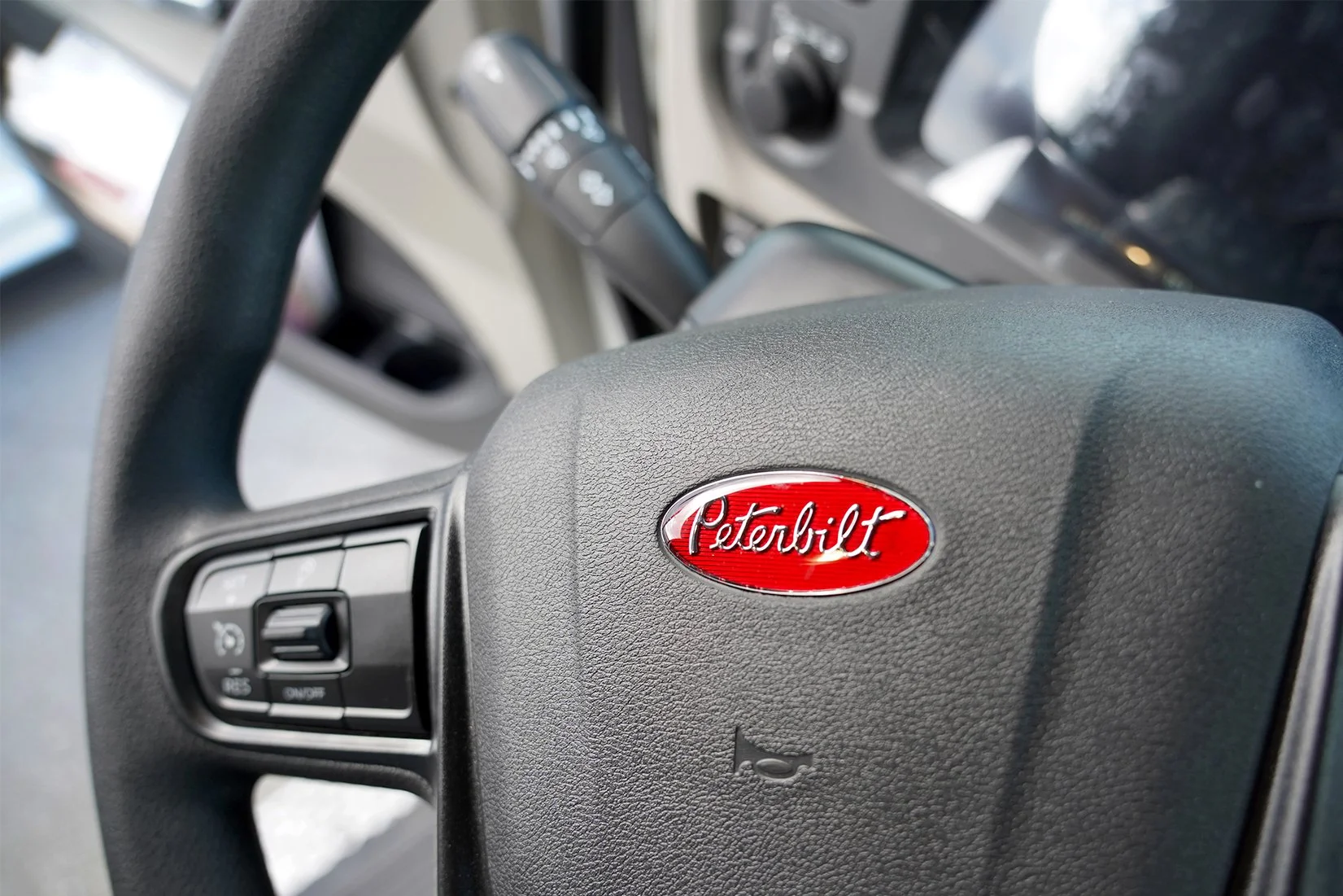 2023PeterbiltInterior.jpg