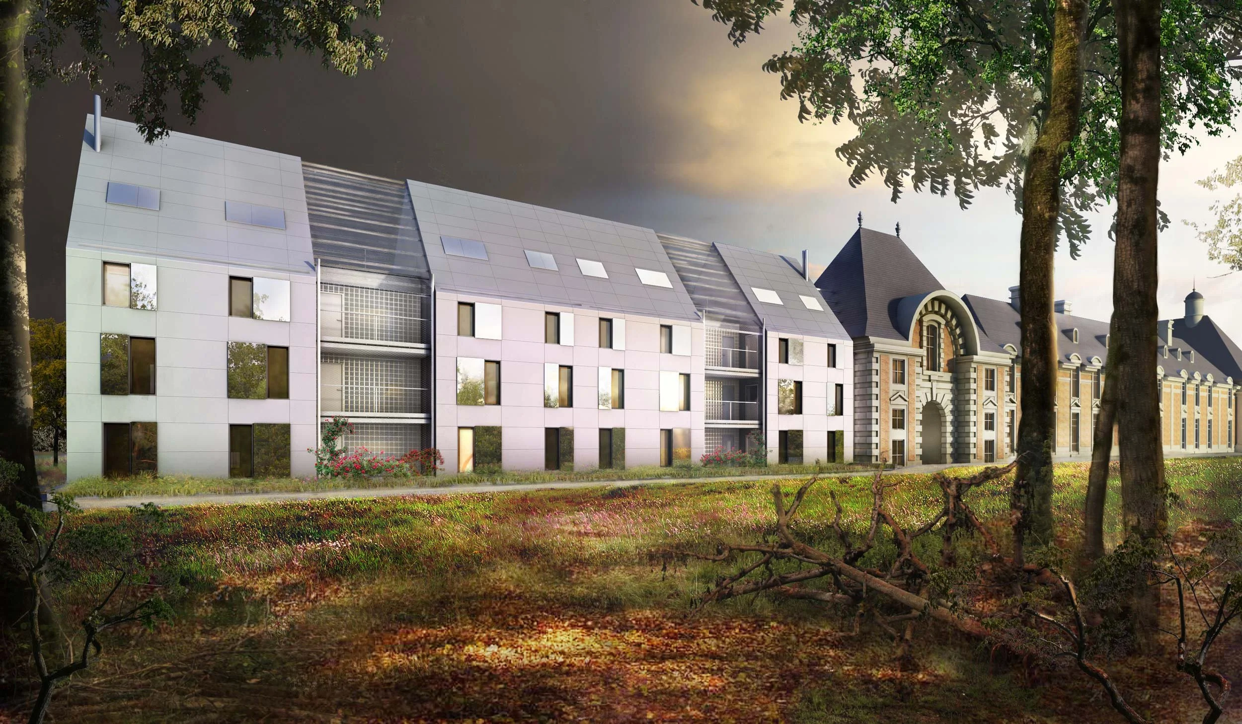 Une combinaison d'un bâtiment moderne avec des façades en métal et fenêtres rectangulaires, et un bâtiment historique avec une architecture classique, un arc monumental et un toit en pente, entourés d'arbres et d'une végétation au sol, sous un ciel sombre avec des nuages.