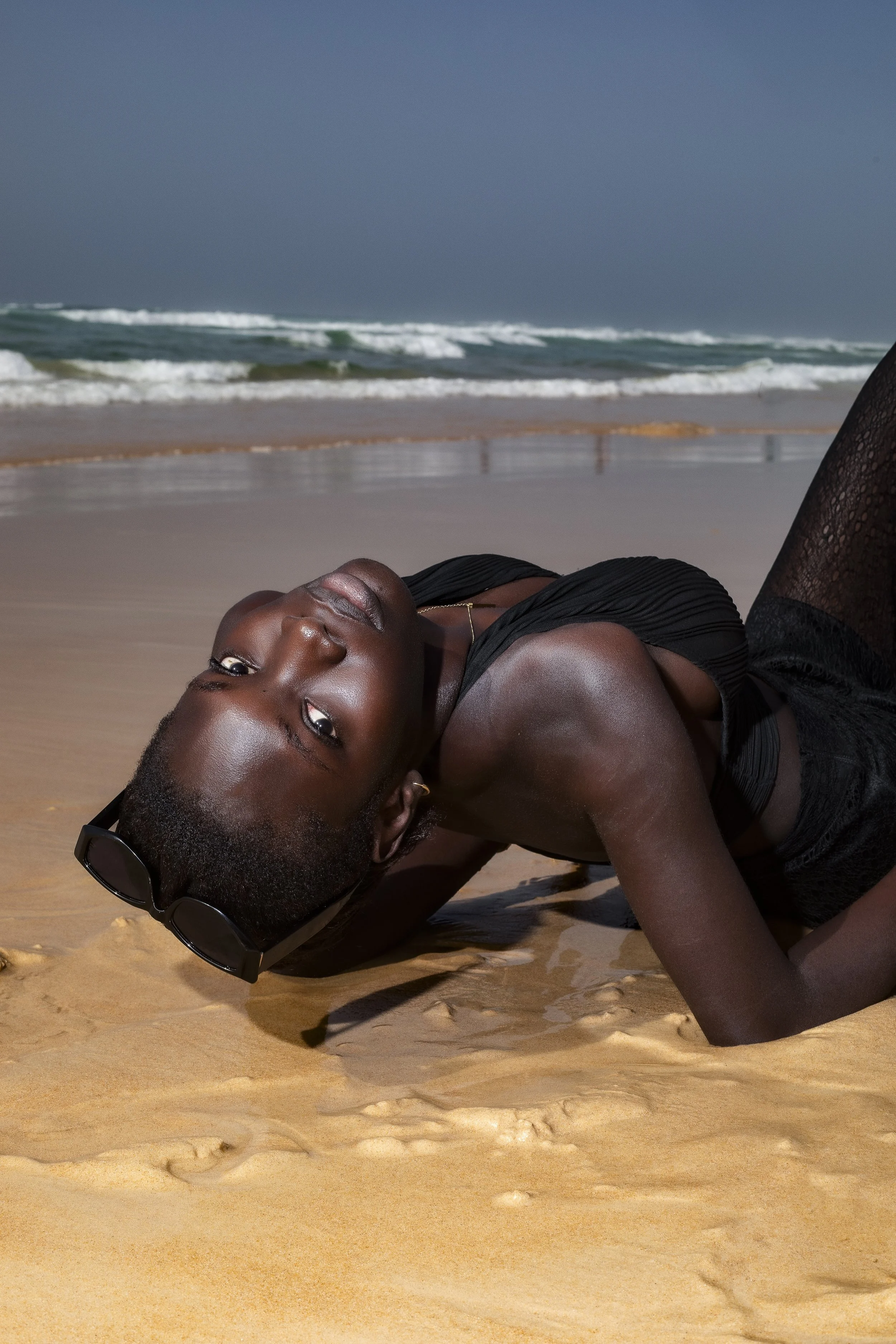 dakarbeachwoman04@soumayn.jpeg