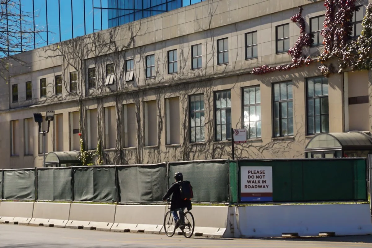 [Photo} UChicago–IonQ Agreement Establishes Funding, Naming Rights for New Quantum Research Center