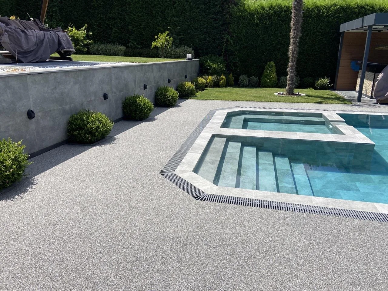 Finished quartz floor coating
