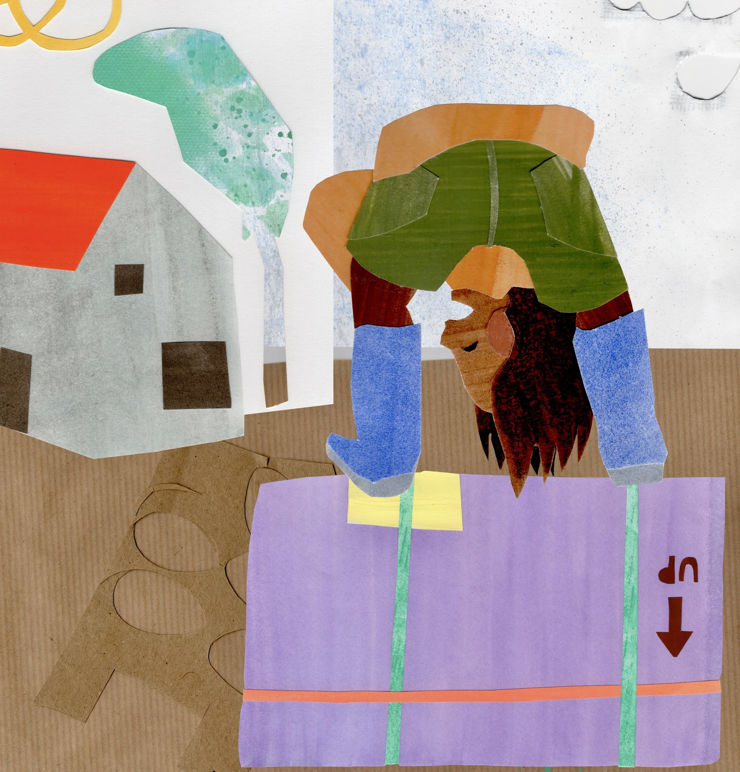 Collage van gouache op papier van een bruin kind met donkerbruin lang haar, een korte groene broek en blauwe laarzen aan staat voorovergebogen op een lila doos. Op de achtergrond staat een huis met een rood dak, een boom en kraftpapier.