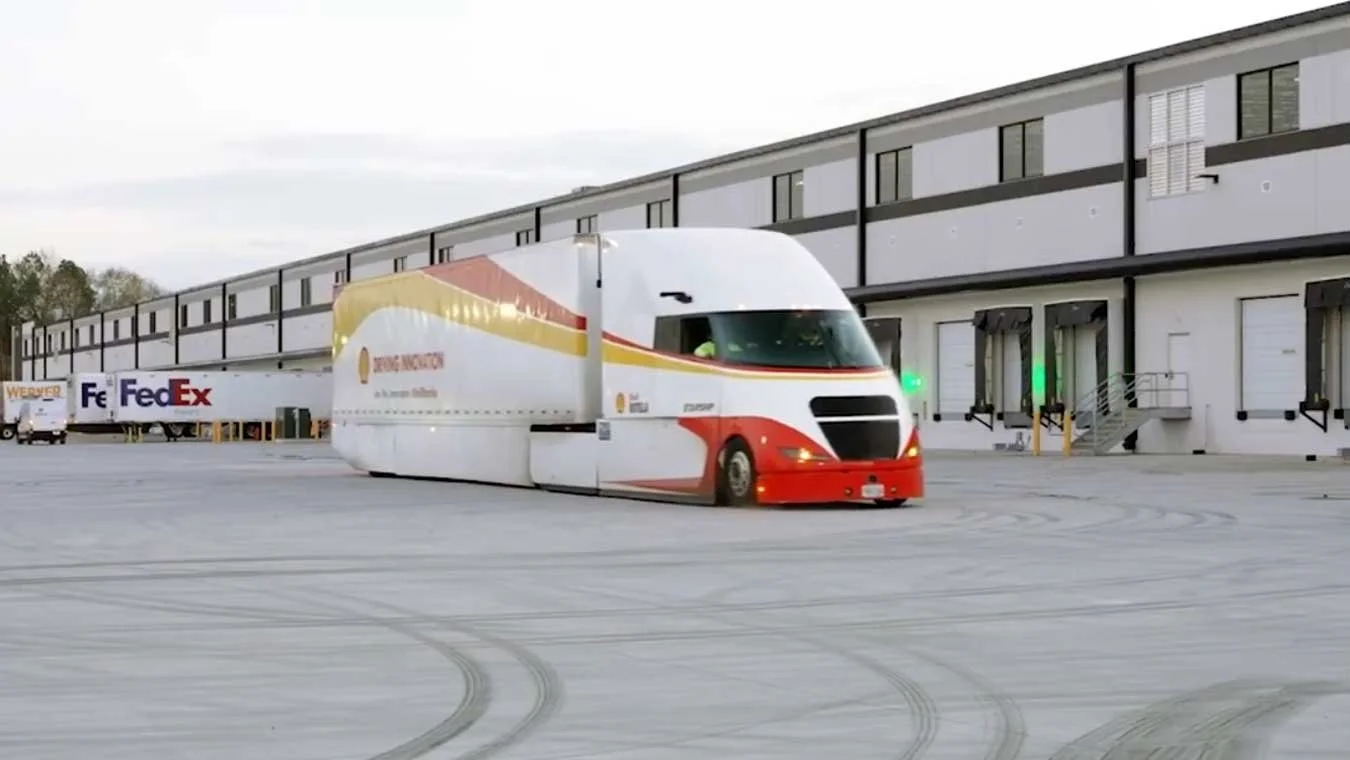 Shell Starship hauling trailer