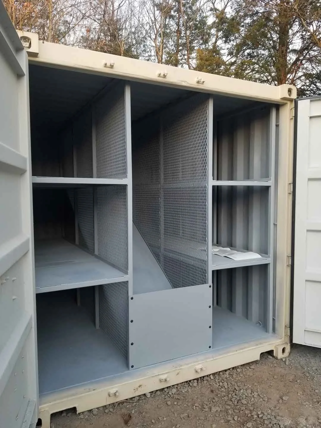 Customed shelving in trailer