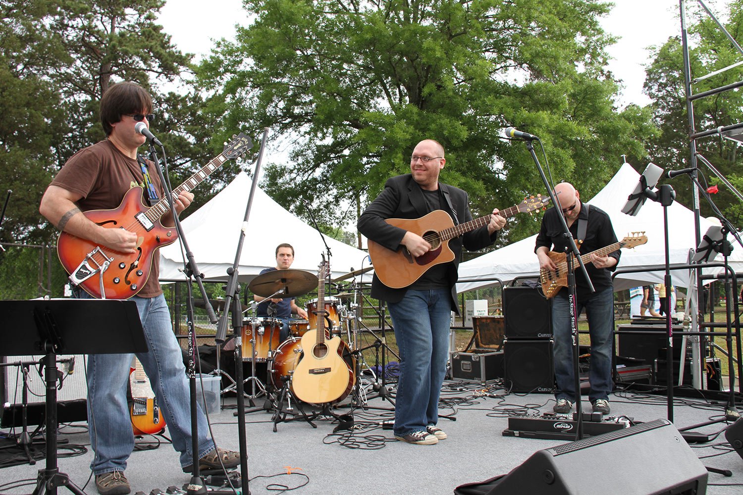 Guitar instructor performing live and teaching private guitar lessons at Hickory Arts in Hickory, NC.