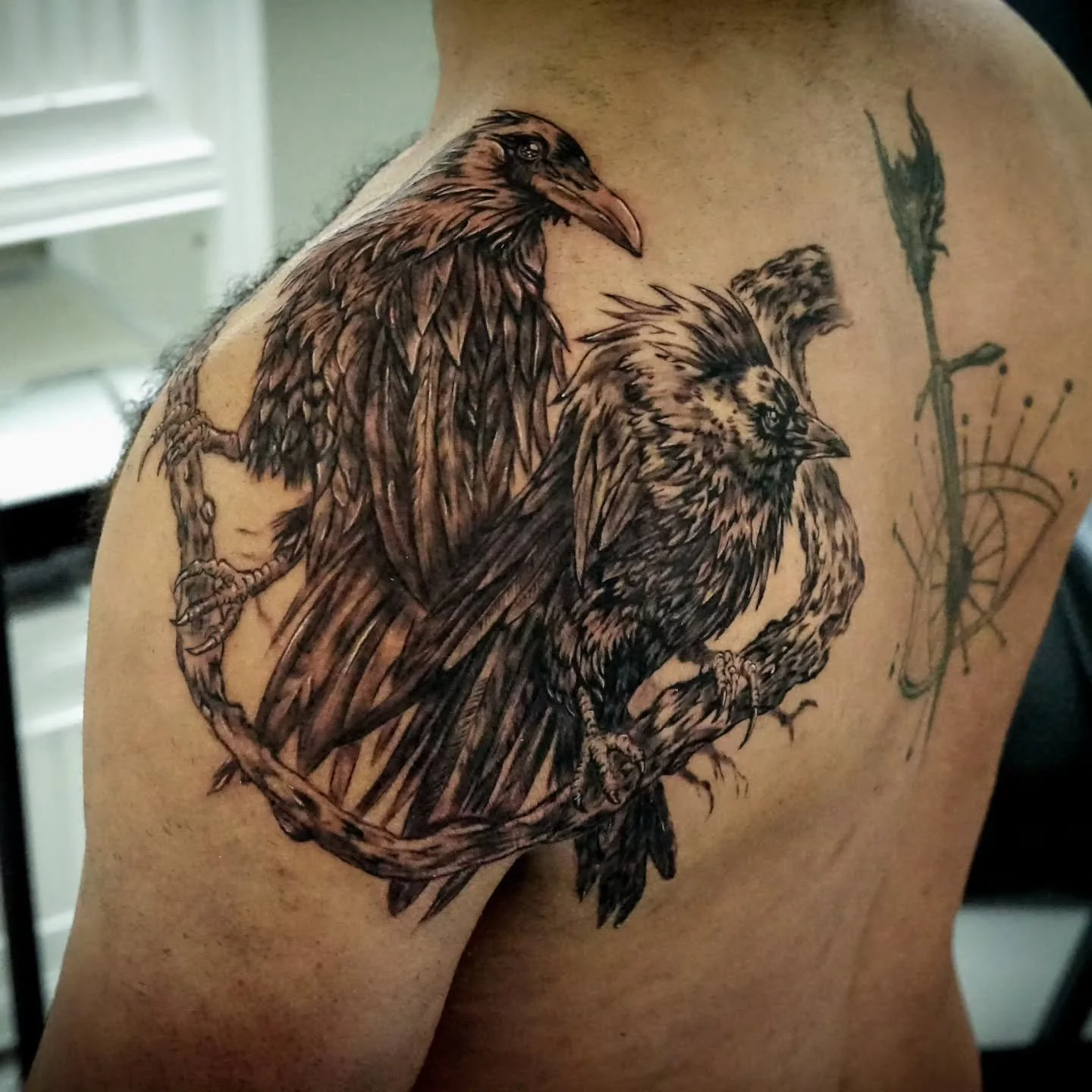 Focus on texture and flow on this one
DM to book / serious inquiries only

#blackworktattoo #raventattoo #darkart #tampatattoo #blackandgreytattoo