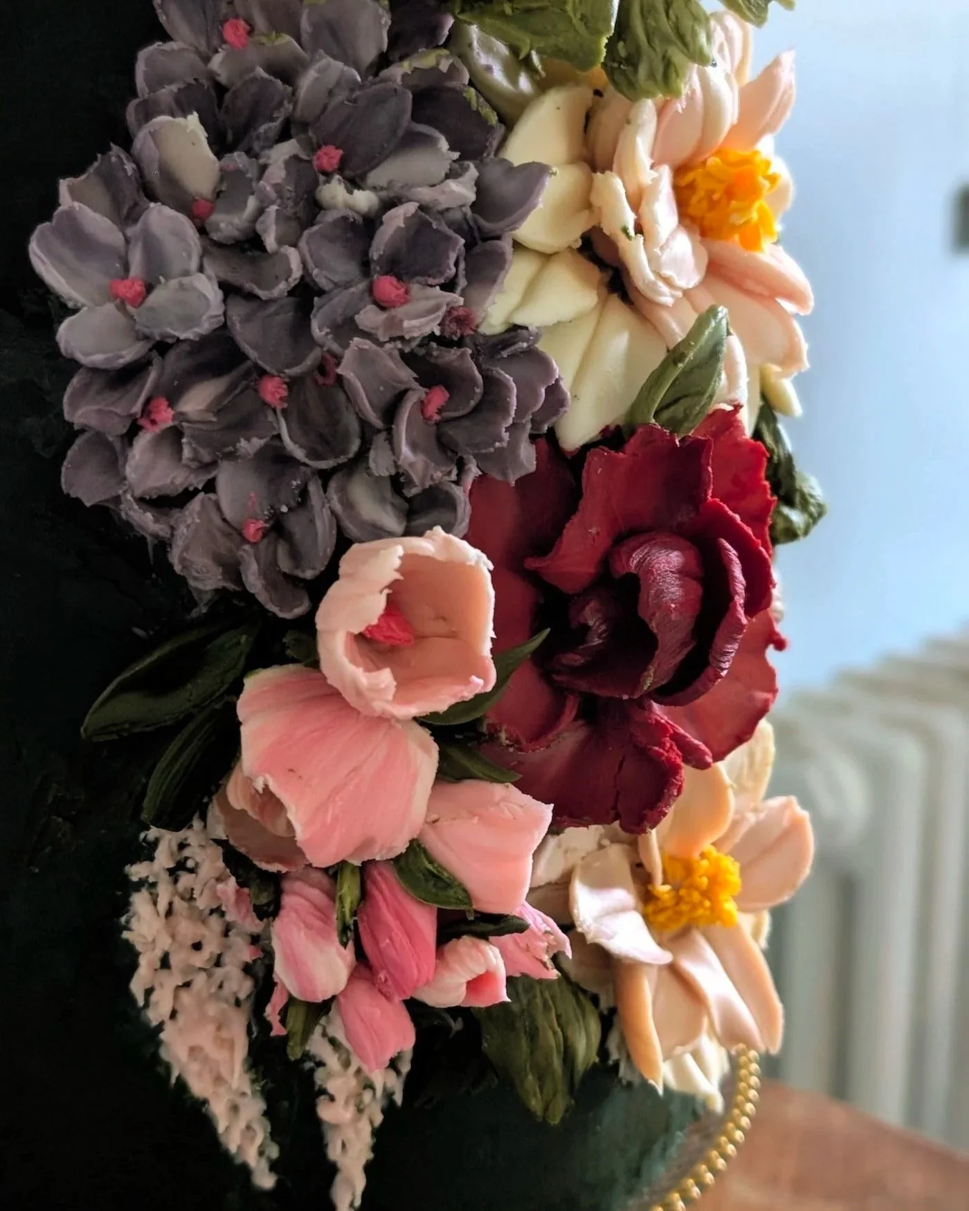 Floral-wedding-cakes-hand-sculpted-Hertfordshire-floral-wedding-cake-Wild-Autumn-5.jpg