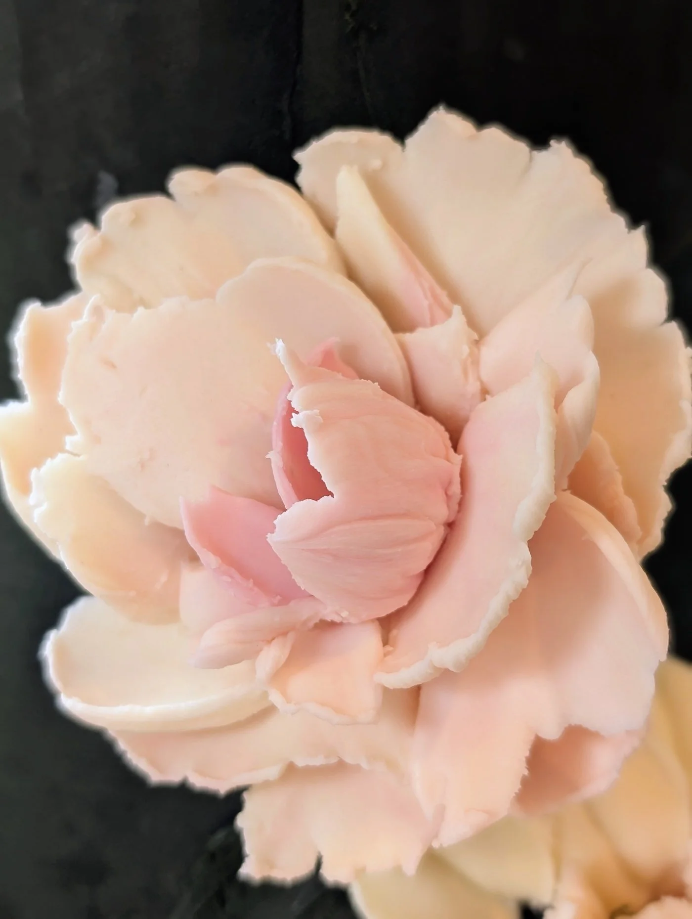 Luxury-pink-wedding-cakes-hand-sculpted-Suffolk-Wild-Autumn-20.jpg
