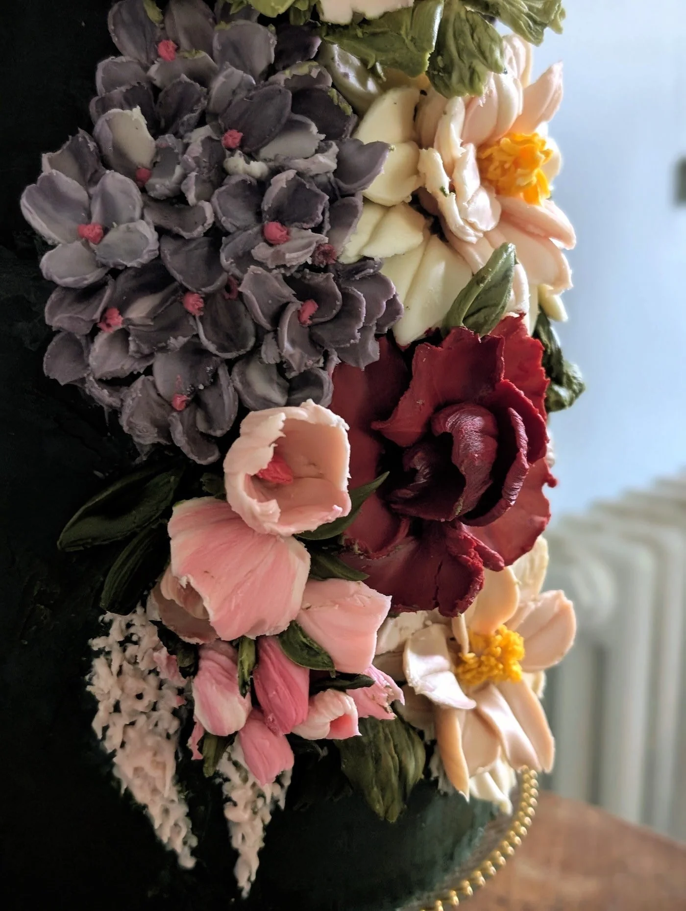 Floral-wedding-cakes-hand-sculpted-Hertfordshire-floral-wedding-cake-Wild-Autumn-5.jpg