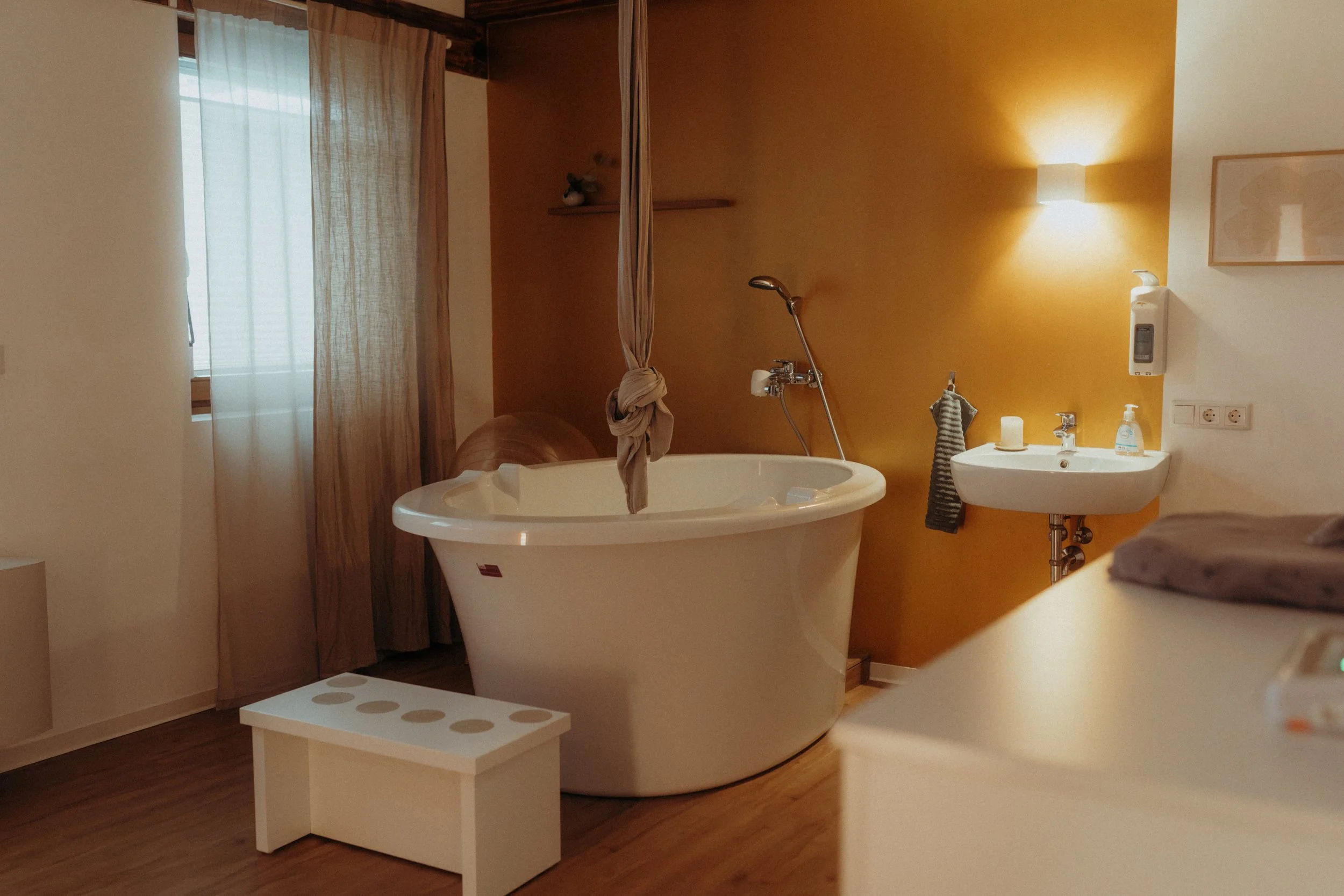 julia_gnan_fotografie_schwangerschaft_geburt_newborn_maingeburtshaus-187.jpg