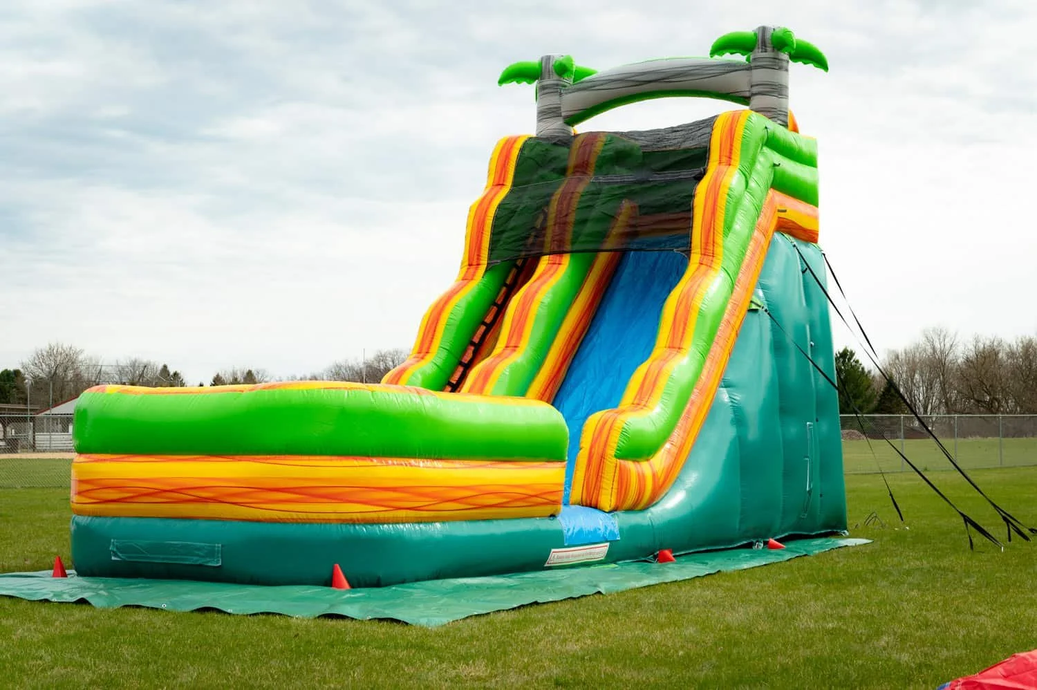the-gathering-company-29x12-wet-and-dry-slide-right-rear.jpg
