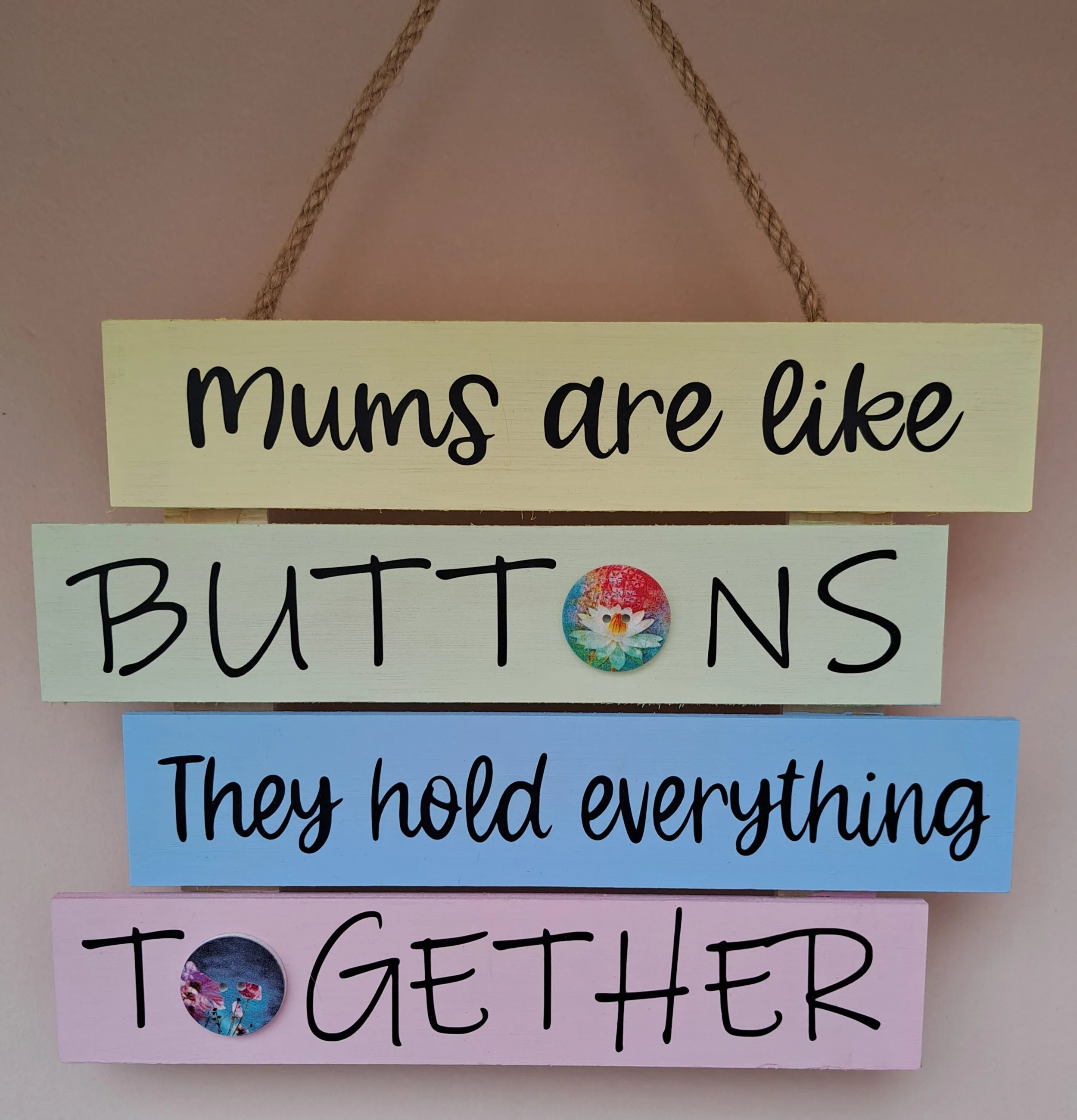 Wooden Sign - Mum Buttons.jpg