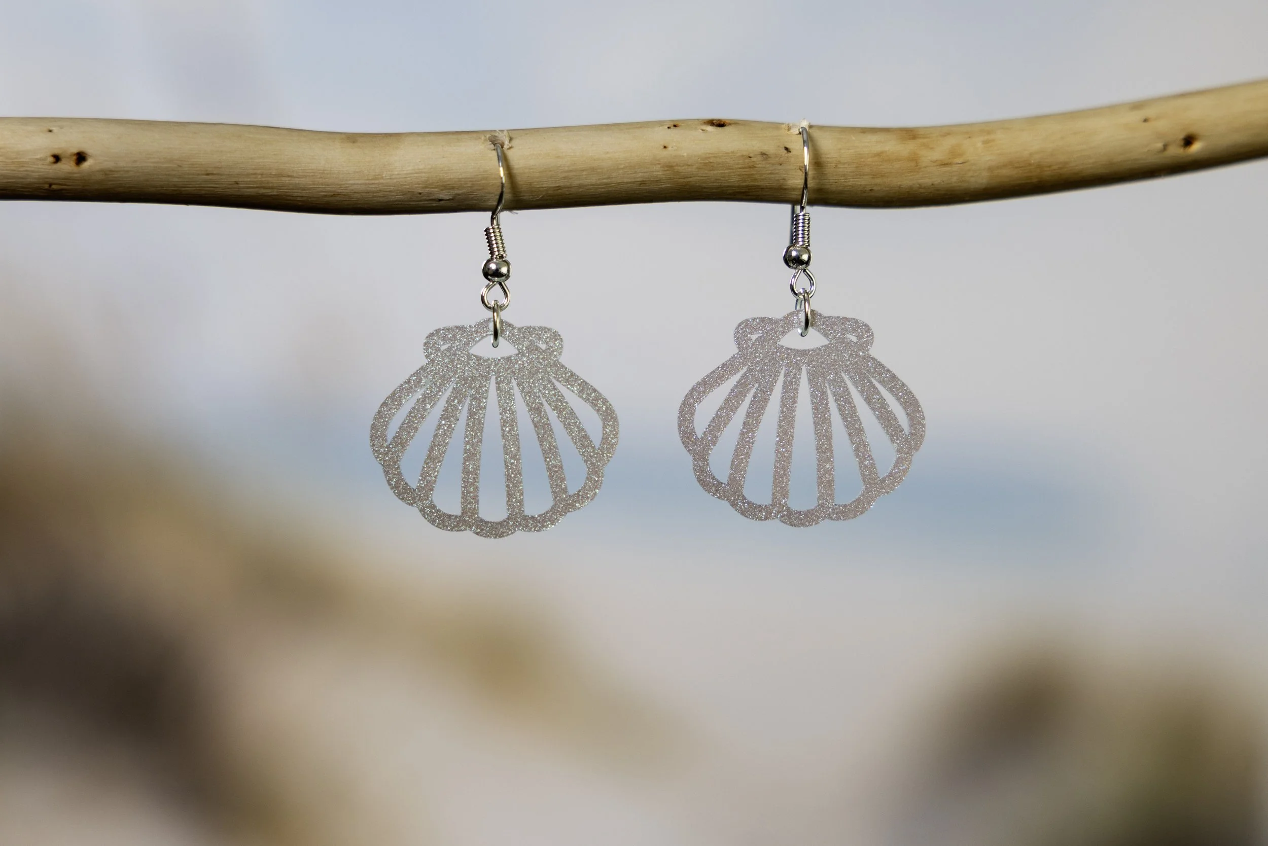 Seashell Shimmer Earrings - Blue/Green Glitter