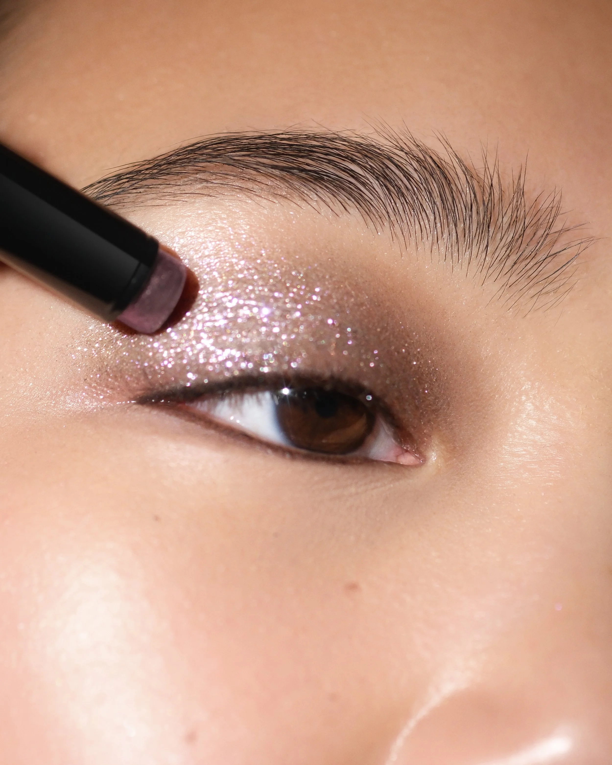 BB_FY26_CrystalEyeshadowStick_Secondary-922_v2 2.jpg