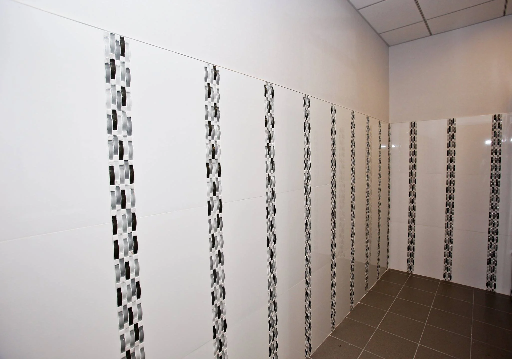 car-dealership-bathroom-wall-tile-barrington-il.jpg.jpg