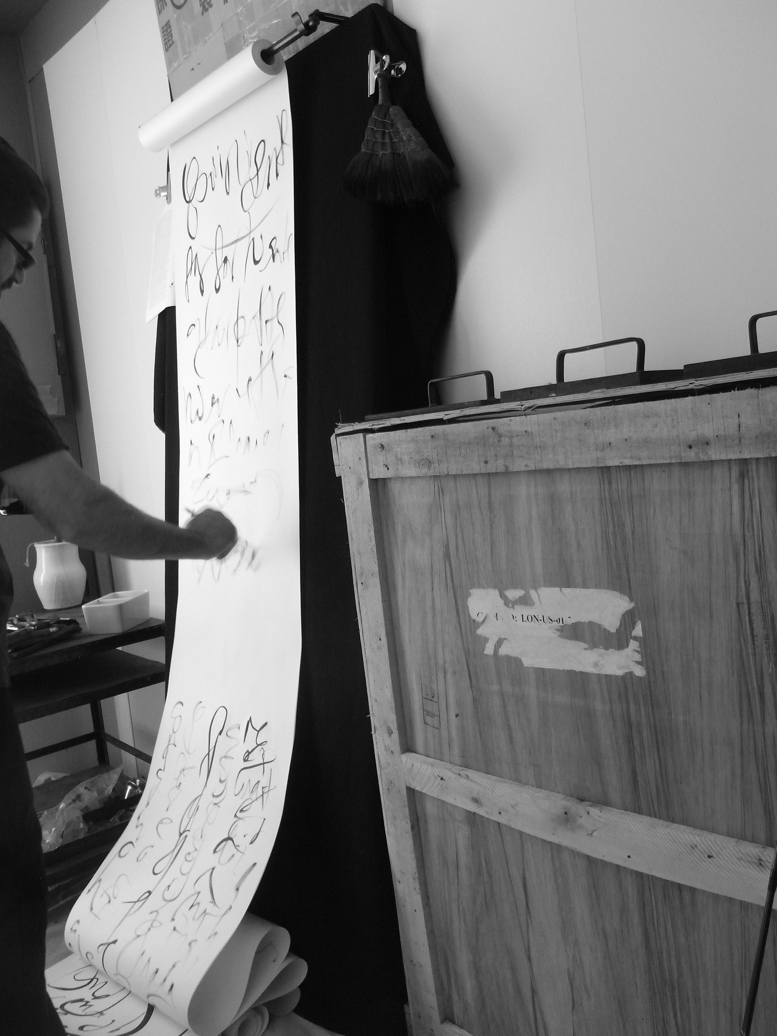Kevin-Brown-Calligraphy-Scrolling-on-R0062378.JPG