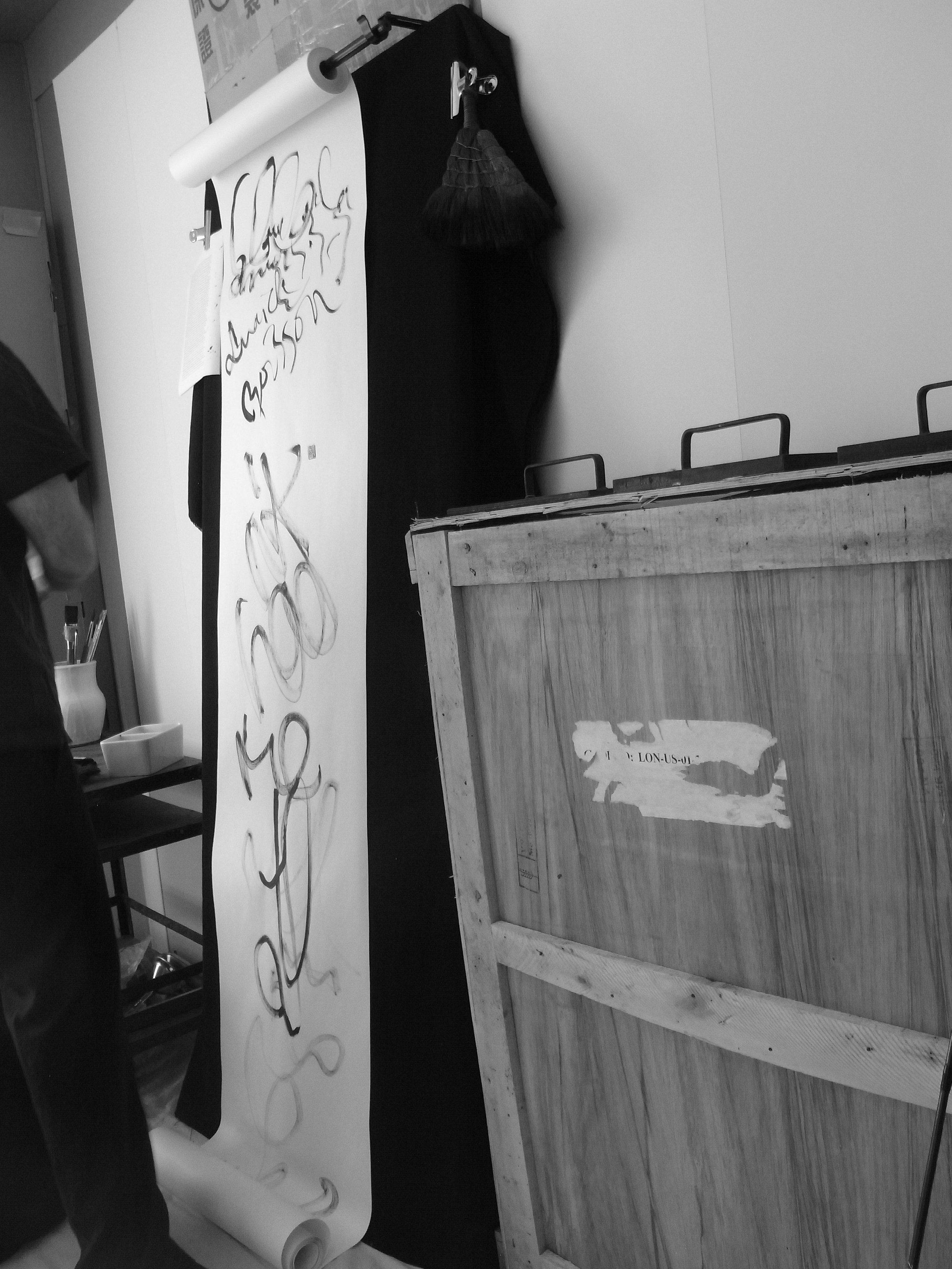 Kevin-Brown-Calligraphy-Scrolling-on-R0062246.JPG