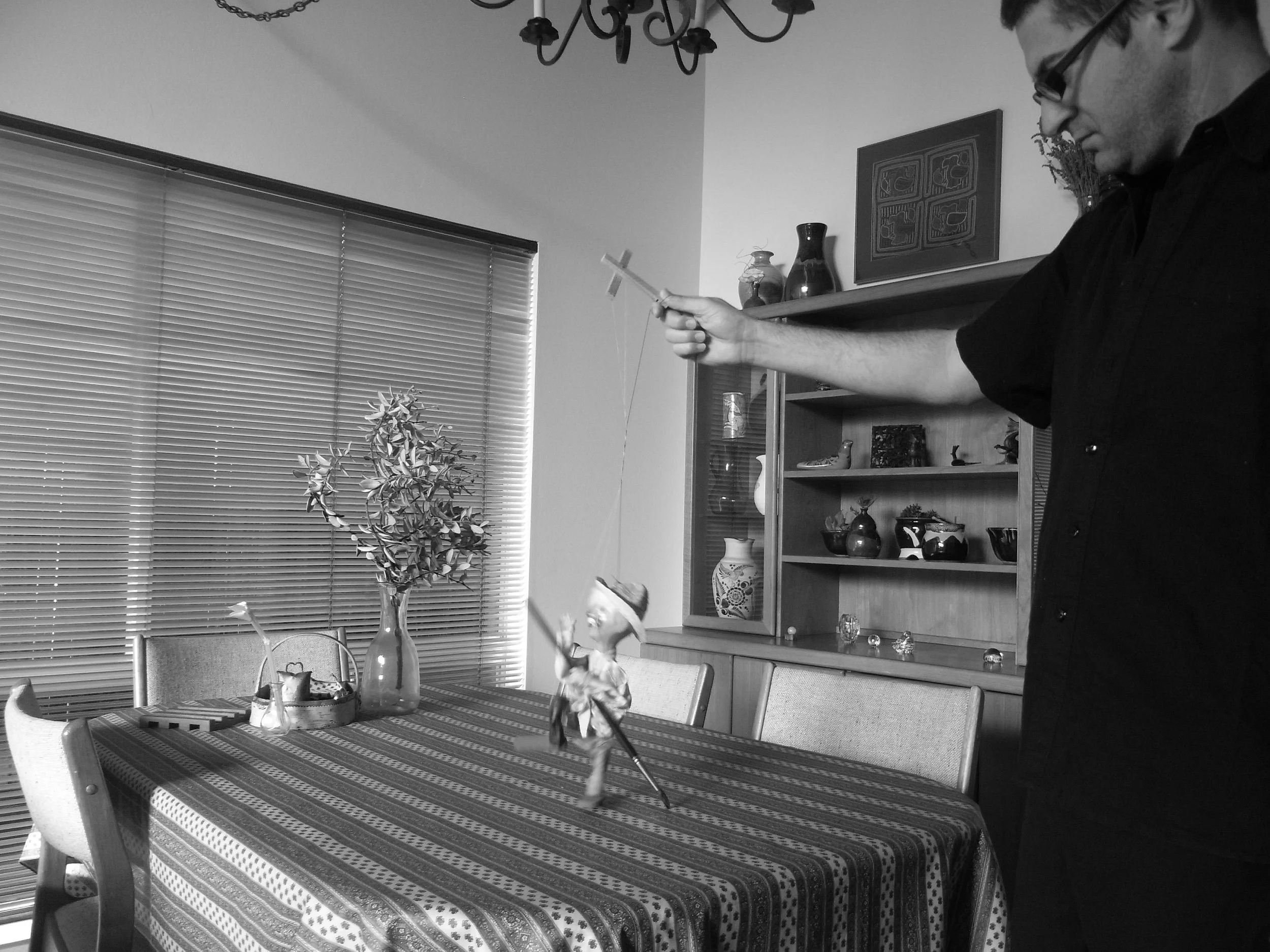 Kevin-Brown-Calligraphy-Puppeteer-R0056461.JPG