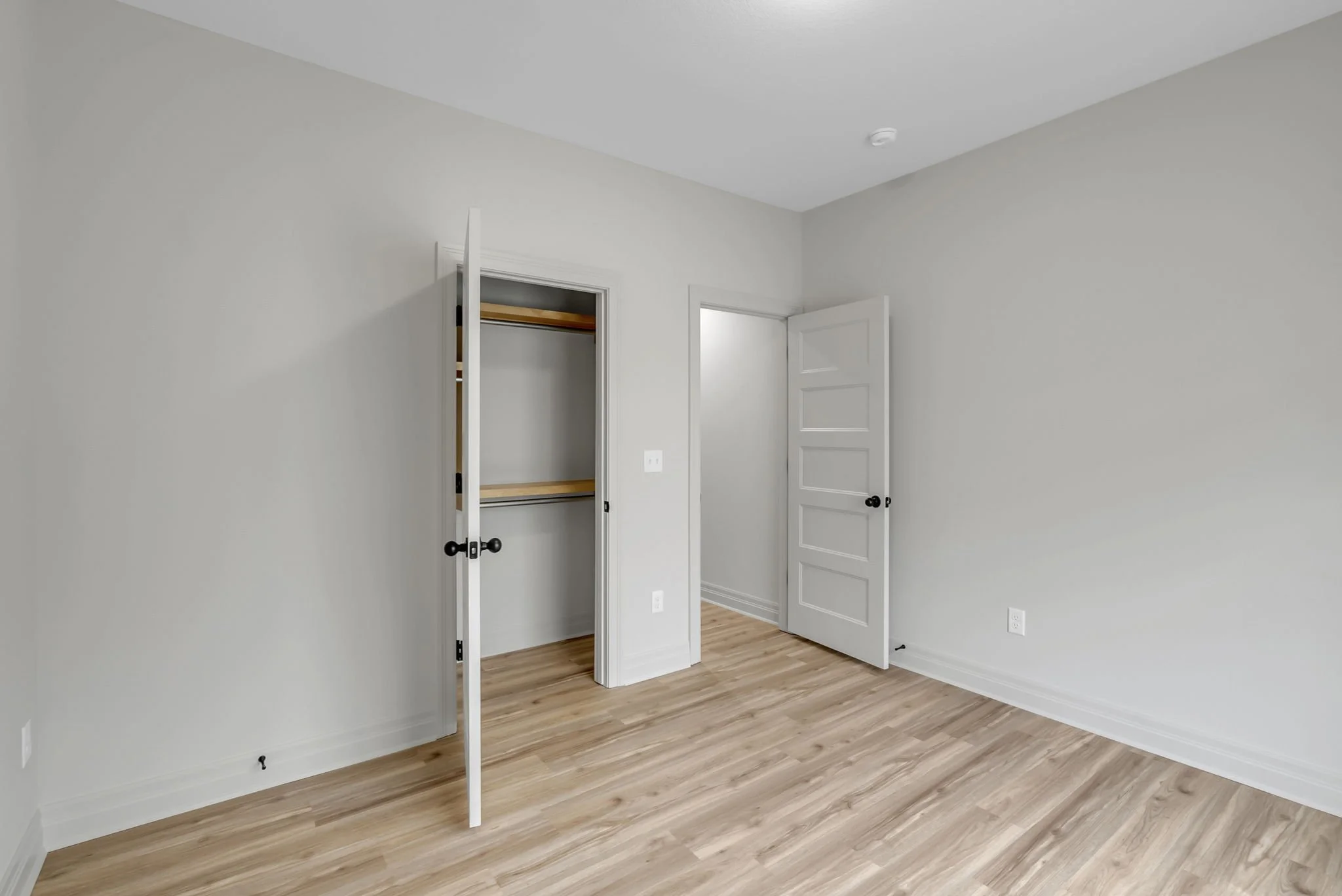 21-1919 E Sutton Ct-21.jpg