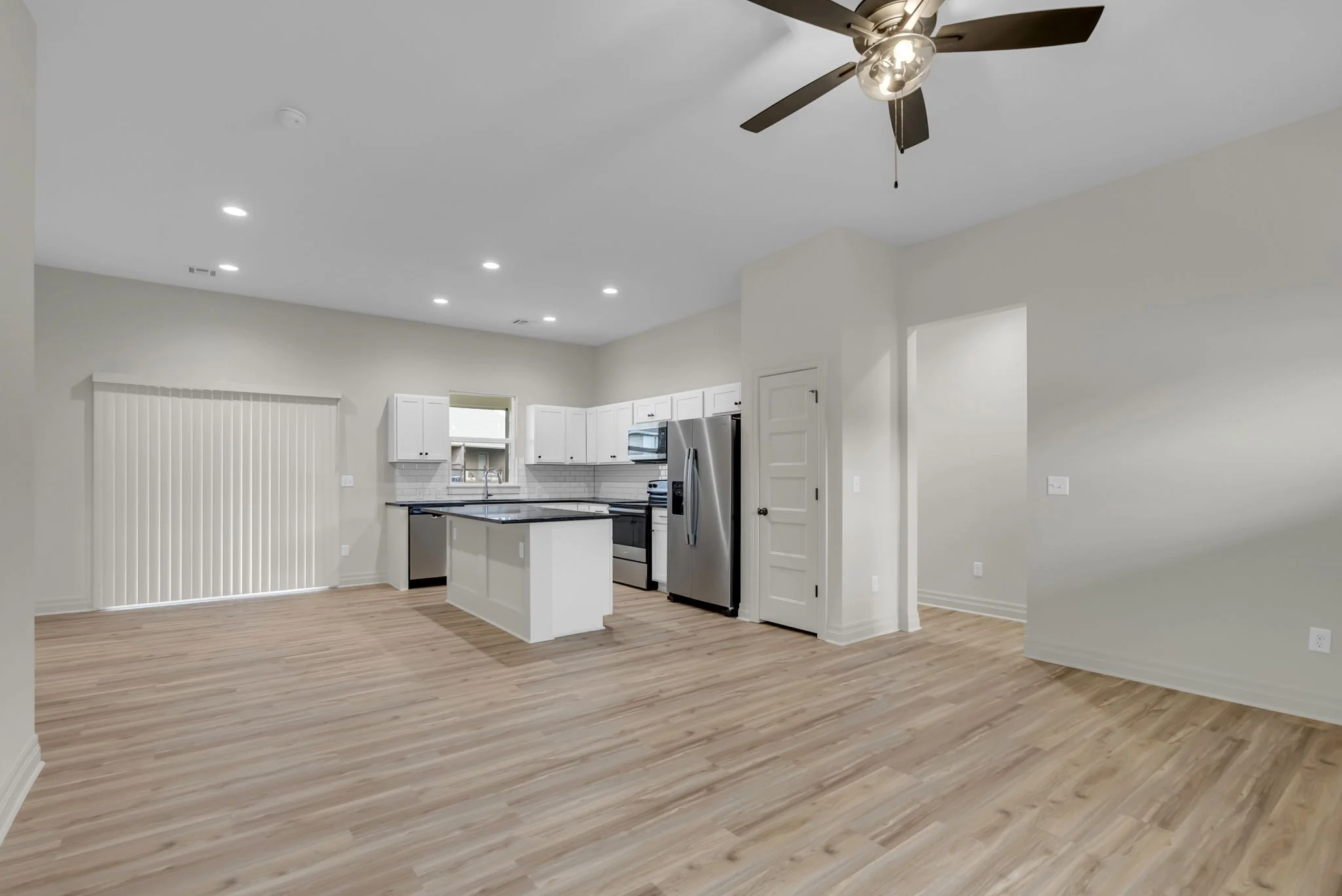 3-1919 E Sutton Ct-3.jpg
