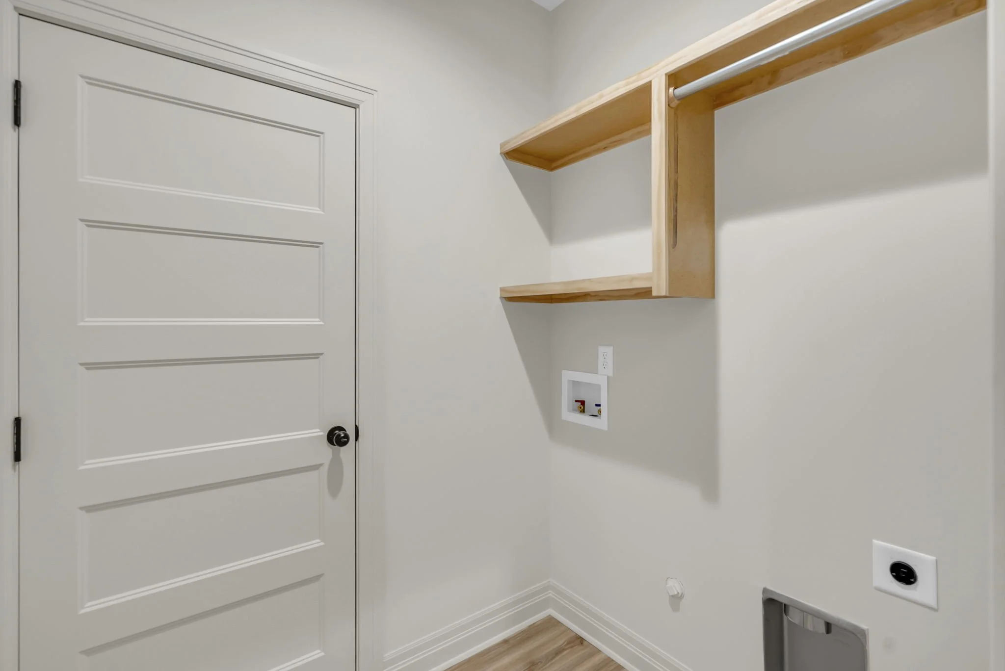 8-1919 E Sutton Ct-8.jpg