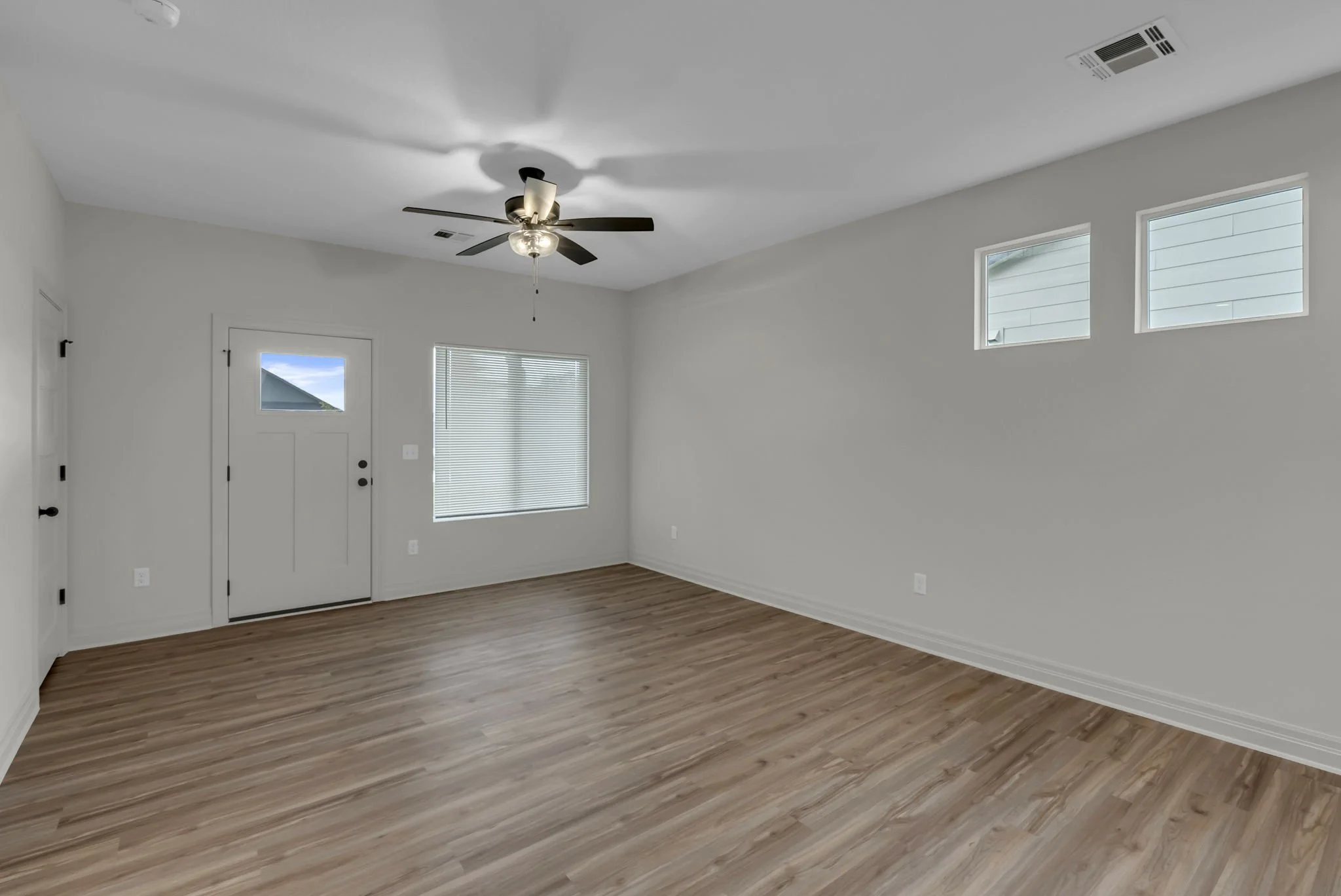 2-1927 E Sutton Ct-2.jpg
