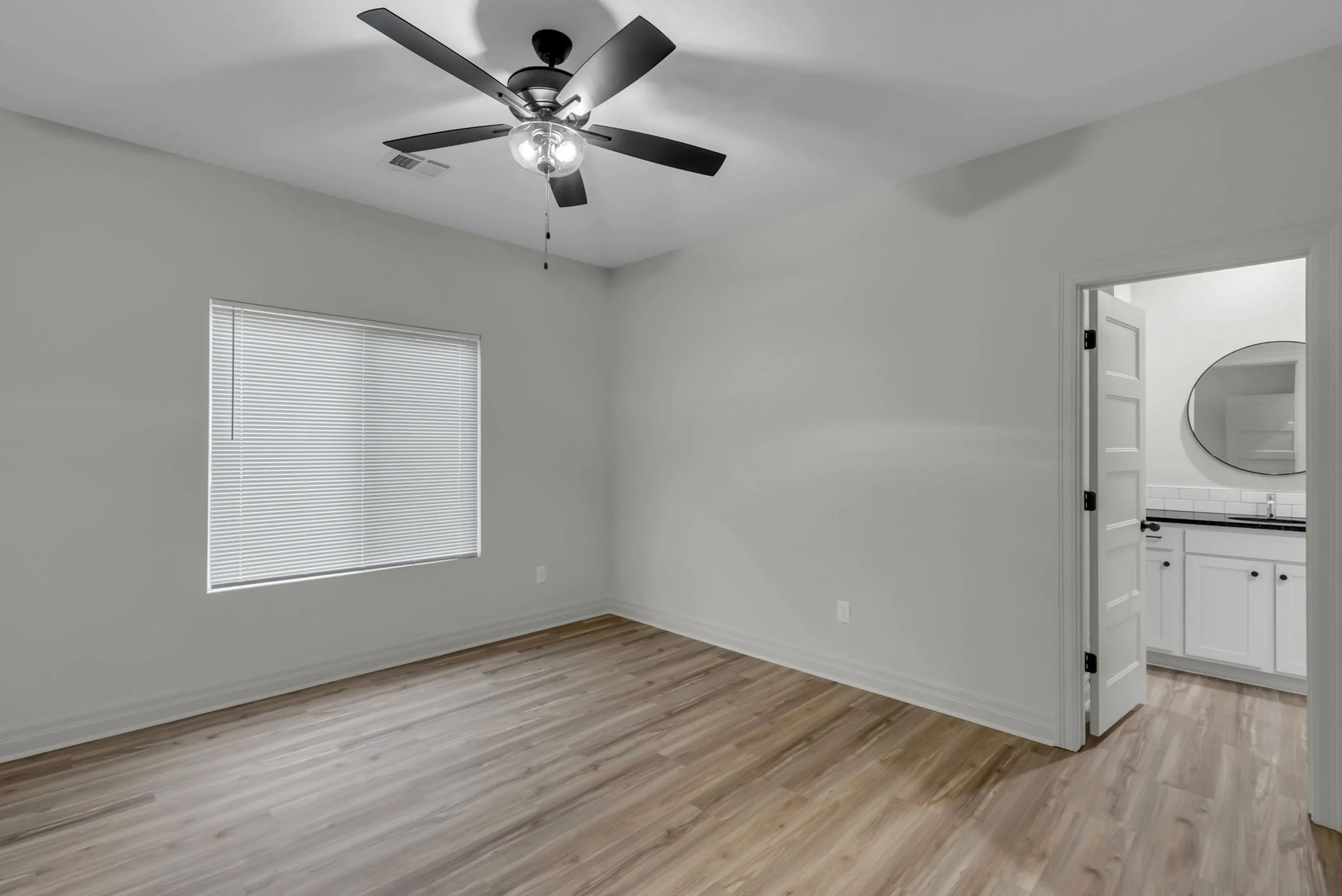 9-1927 E Sutton Ct-9.jpg