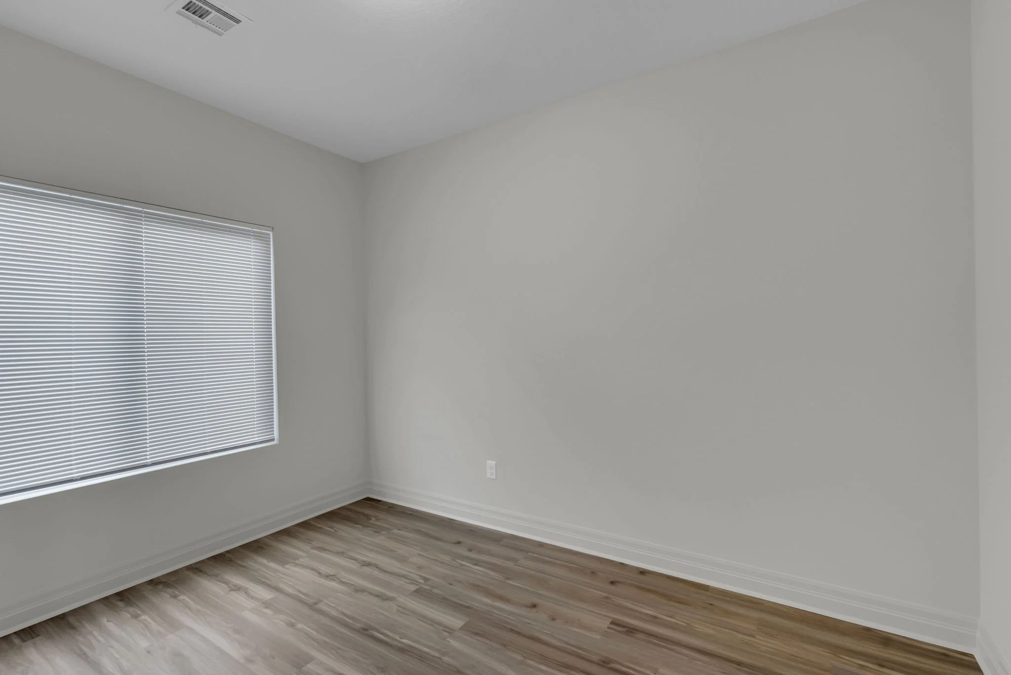14-1927 E Sutton Ct-14.jpg