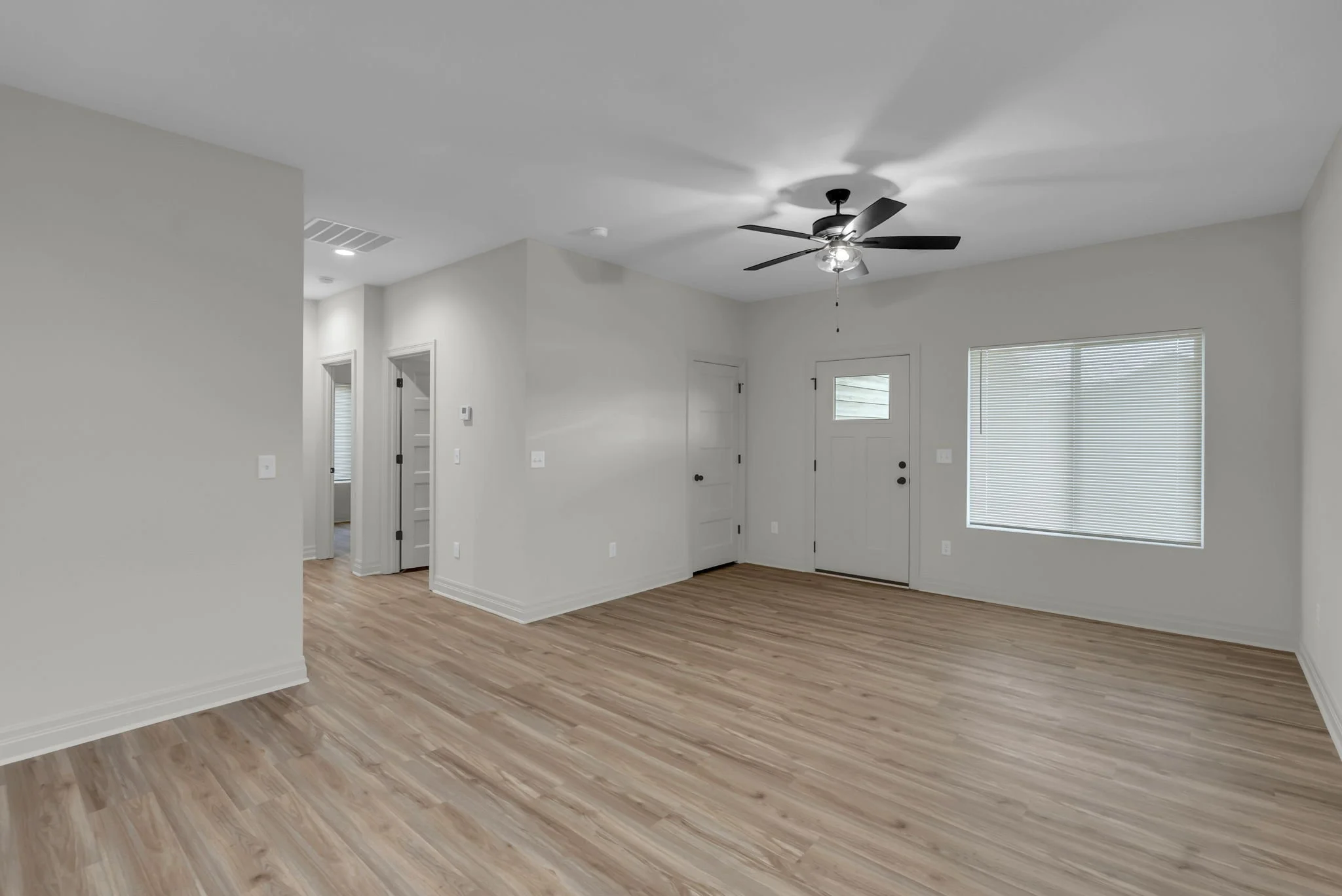 1-1927 E Sutton Ct-1.jpg