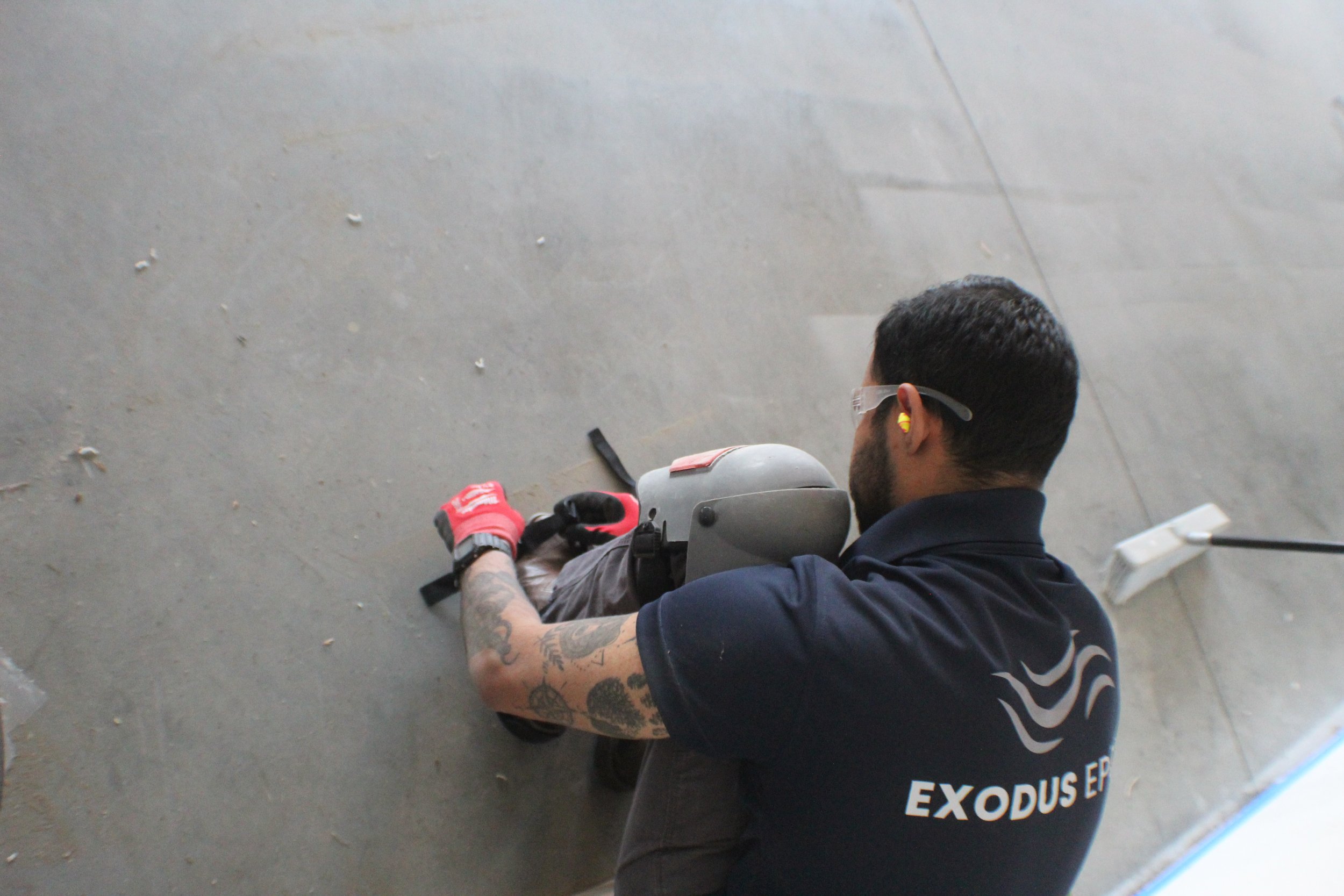 Epoxy vs Polyaspartic Garage Floors: Which Is Better in the Tri-Cities, WA?