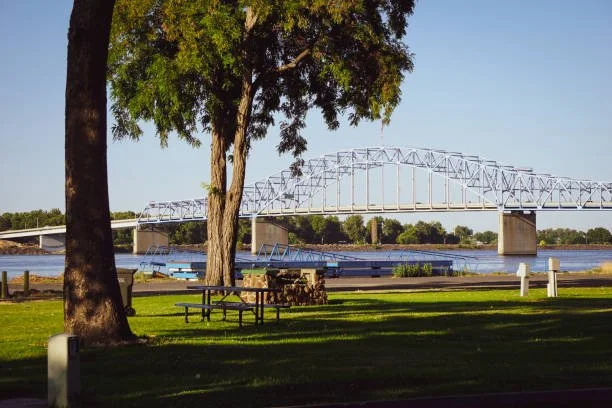 the blue bridge of tri cities washington