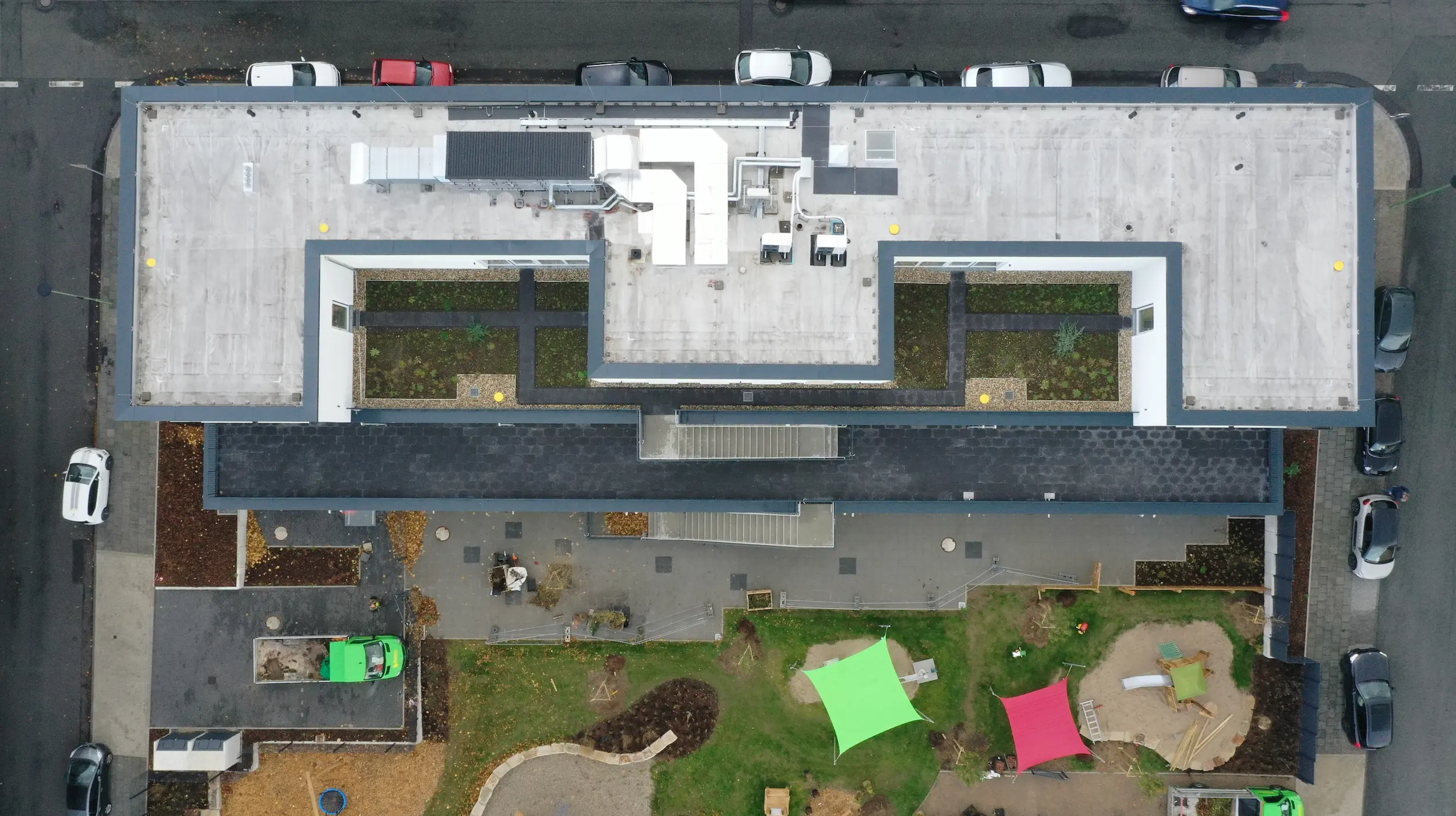 Газопламъчно поставяне на многопластова битумна хидроизолация като подизпълнител, Essen, Германия