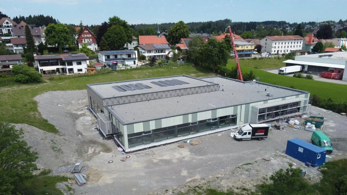 Газопламъчно поставяне на многопластова битумна хидроизолация като подизпълнител, Lindenberg, Германия