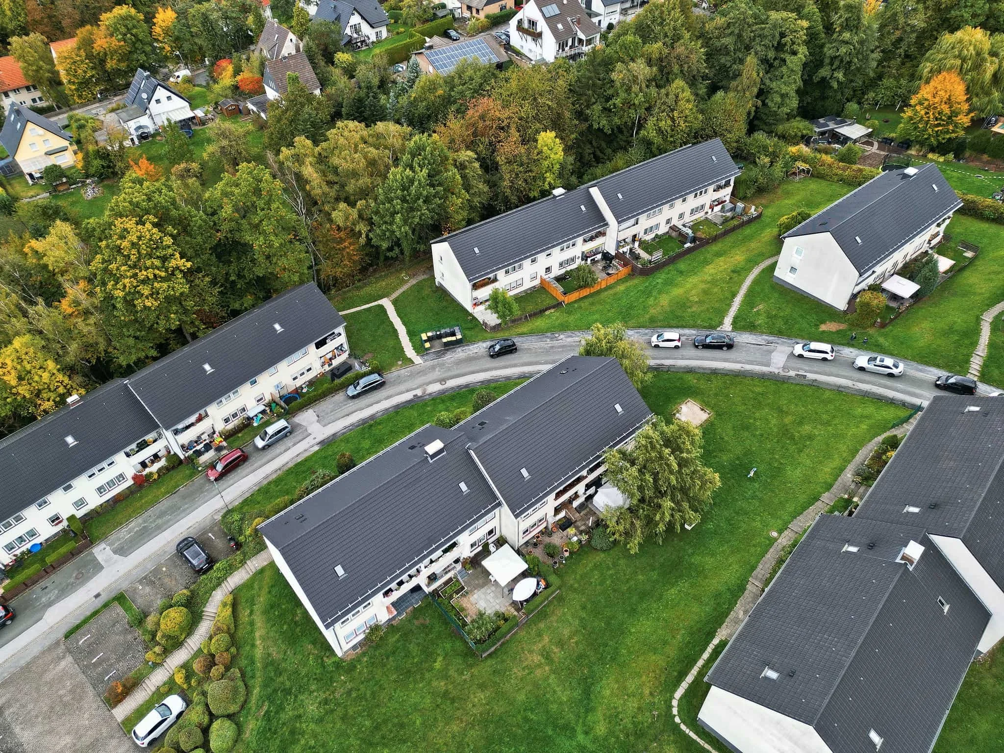 Внедряване на мерки за енергийна ефективност по скатни покриви като подизпълнител, Iserlohn, Германия