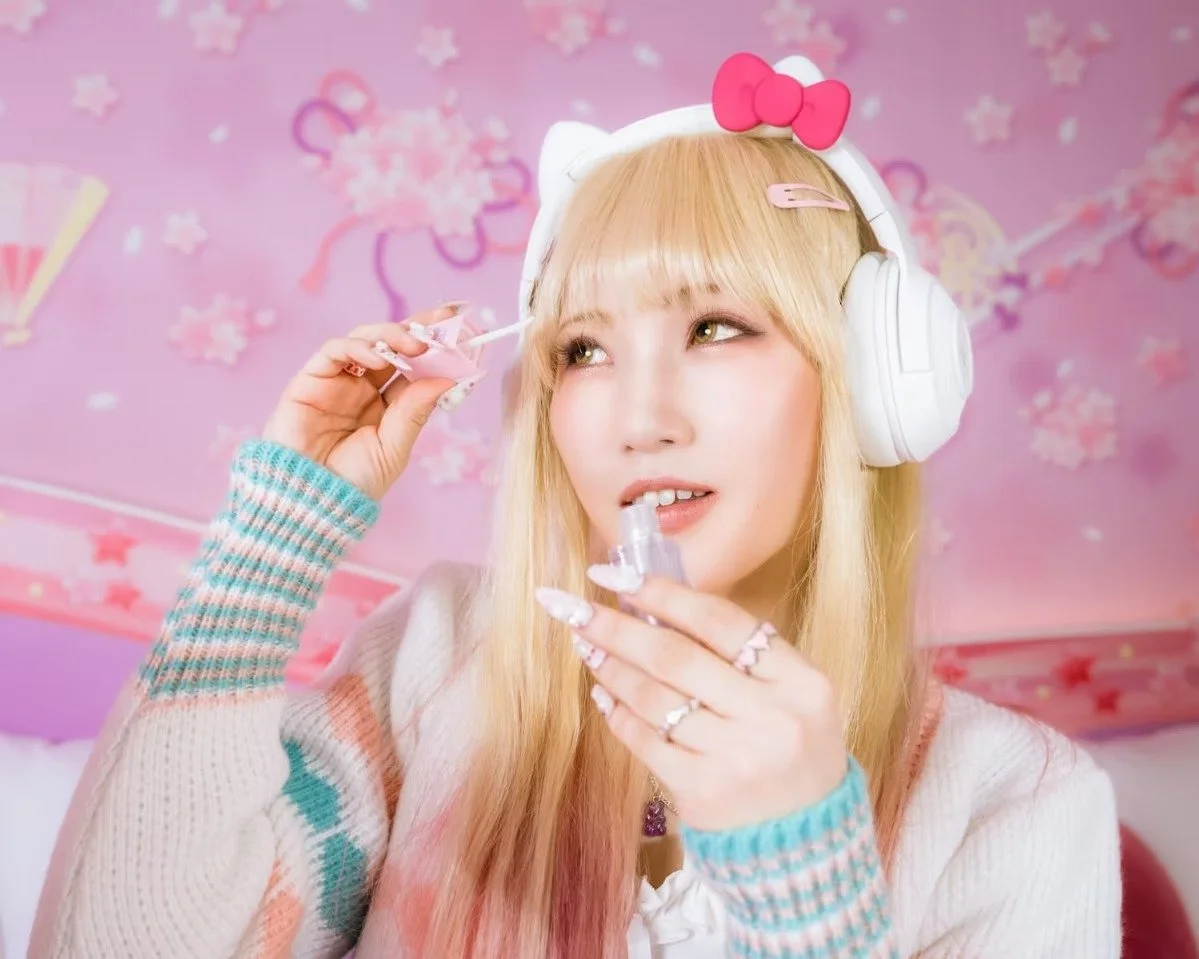 Hello Kitty x soda Makeup