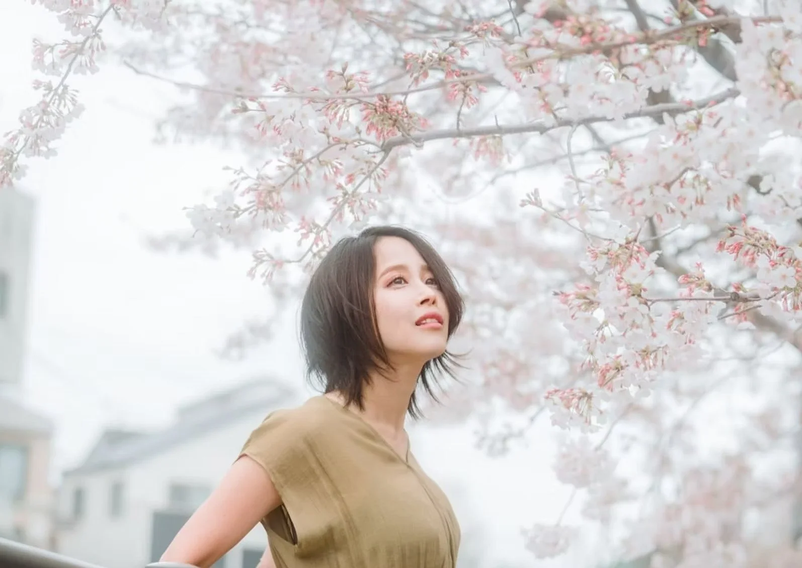 Hidden Tokyo Cherry Blossom Sakura photoshoot with Tokyo Photographer Deniz Demir