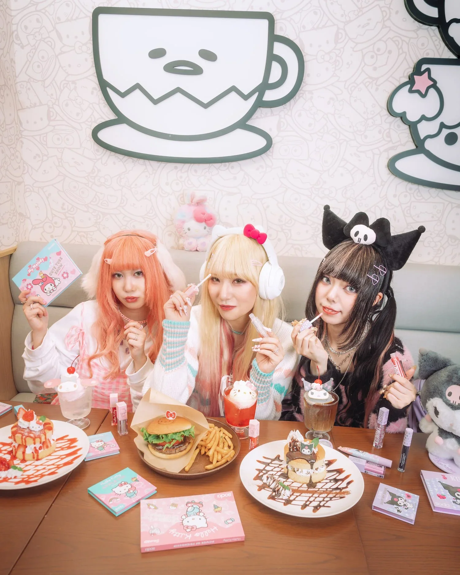 Hello Kitty X Soda
Makeup