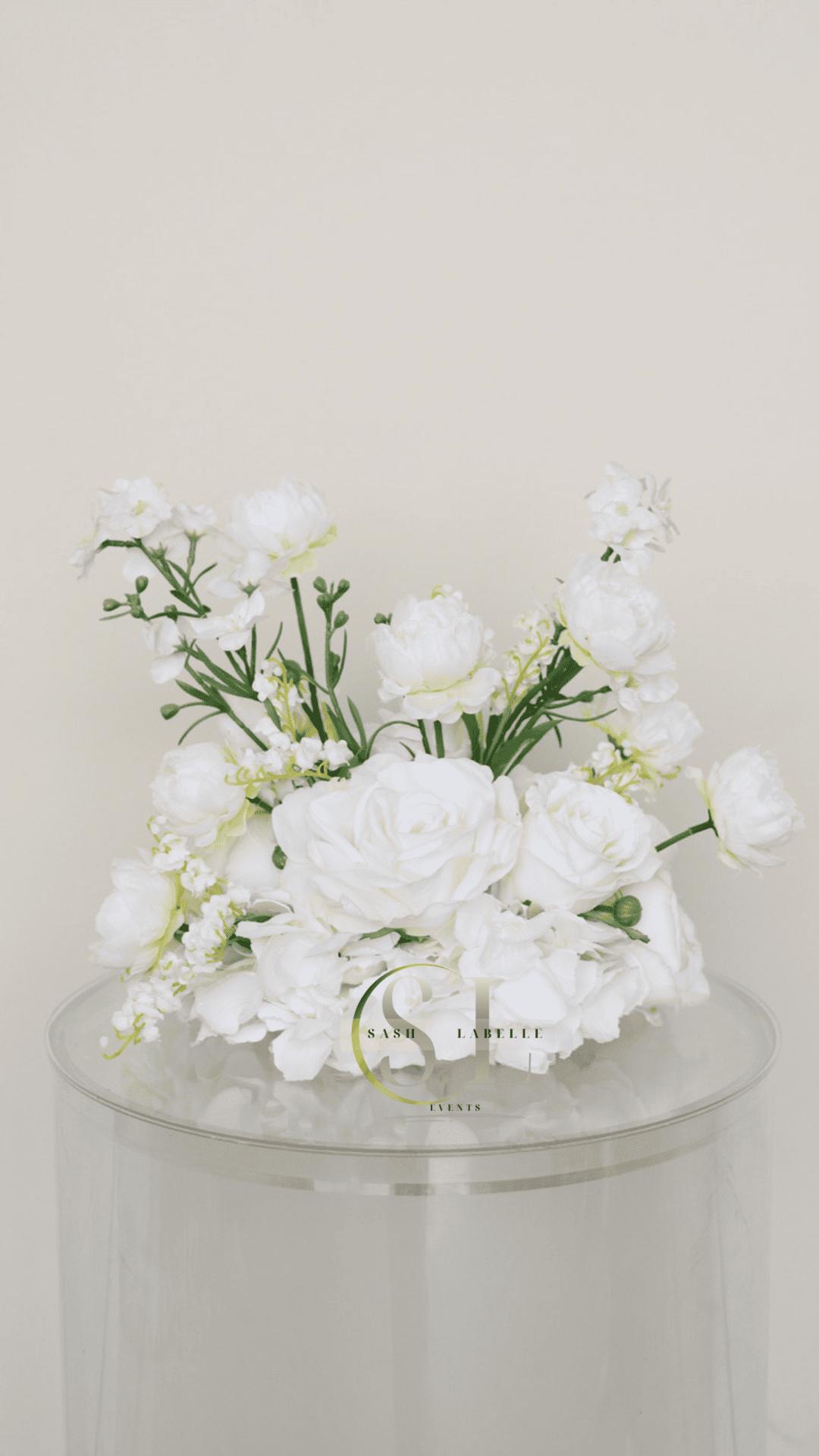 Vaseless floral Centerpiece - white-sashlabelle-events (2).png