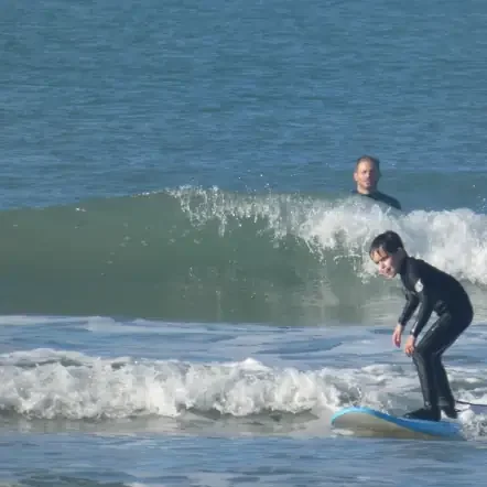 Cours collectif surf enfants (8 à 12 ans) Hossegor – Stage 5 jours