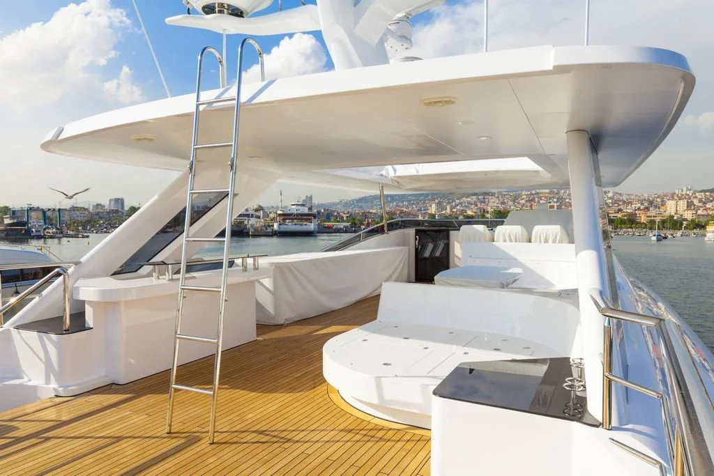 Strategic Yacht Acquisition & Brokerage