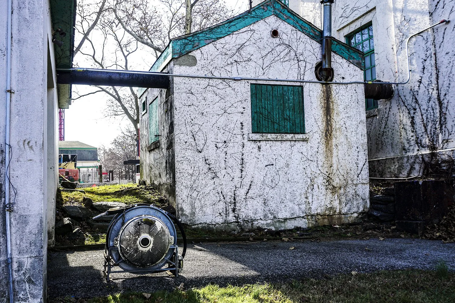 Linda Greenhouse, Weathering Sights, archival pigment photograph, 18″x24″, $450.jpg