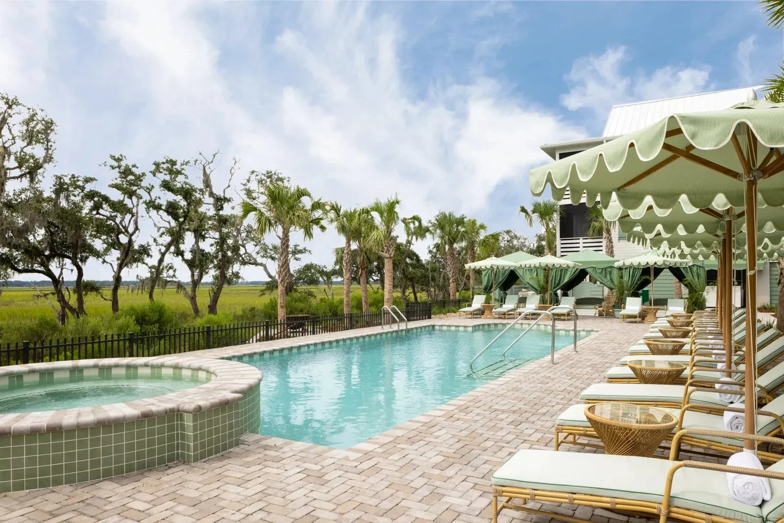 Spring Break, Styled: What to Pack for the Season’s Chicest Getaways